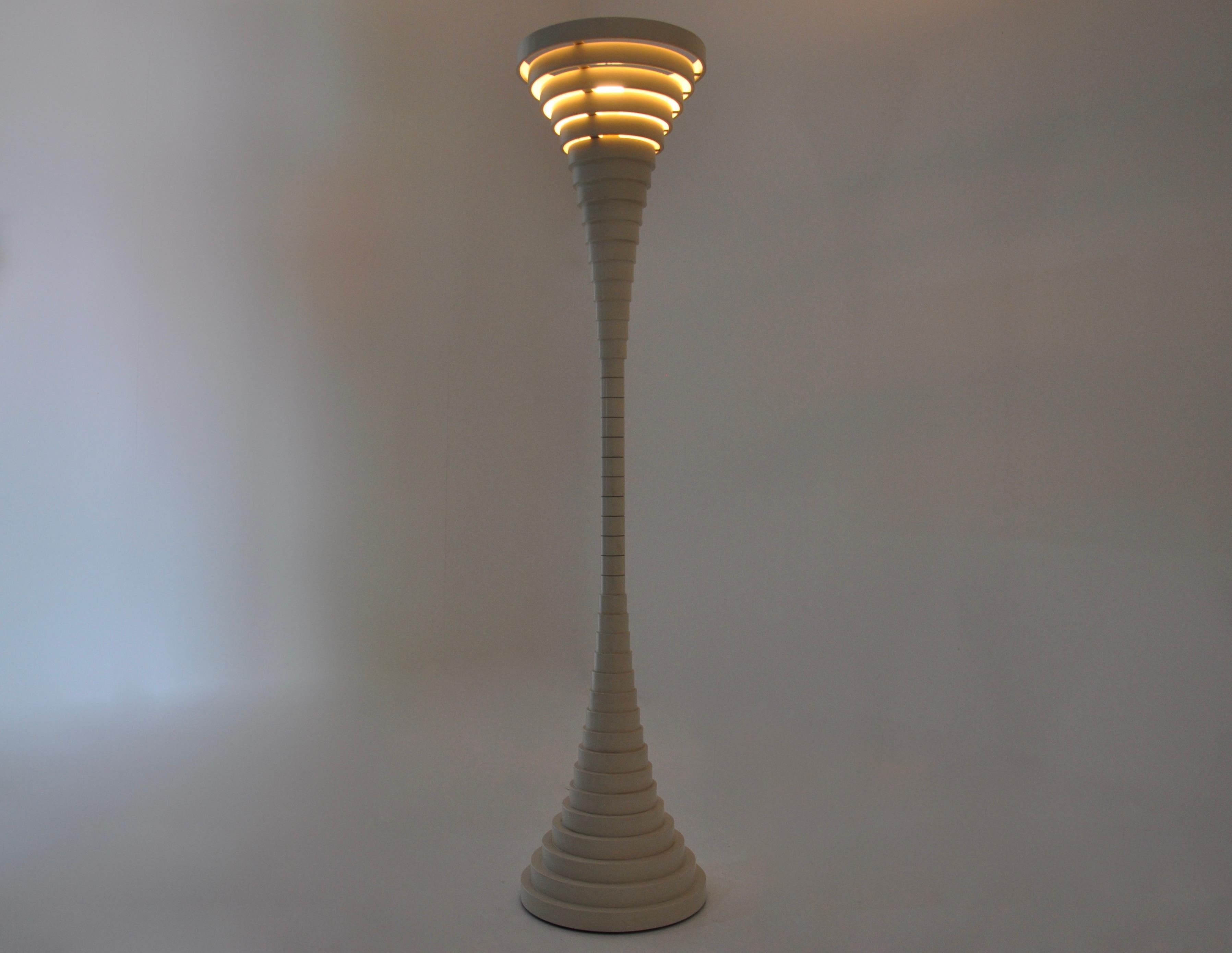 Helga floor lamp by Silvio Bilancione, 1960s In Good Condition For Sale In Lasne, BE