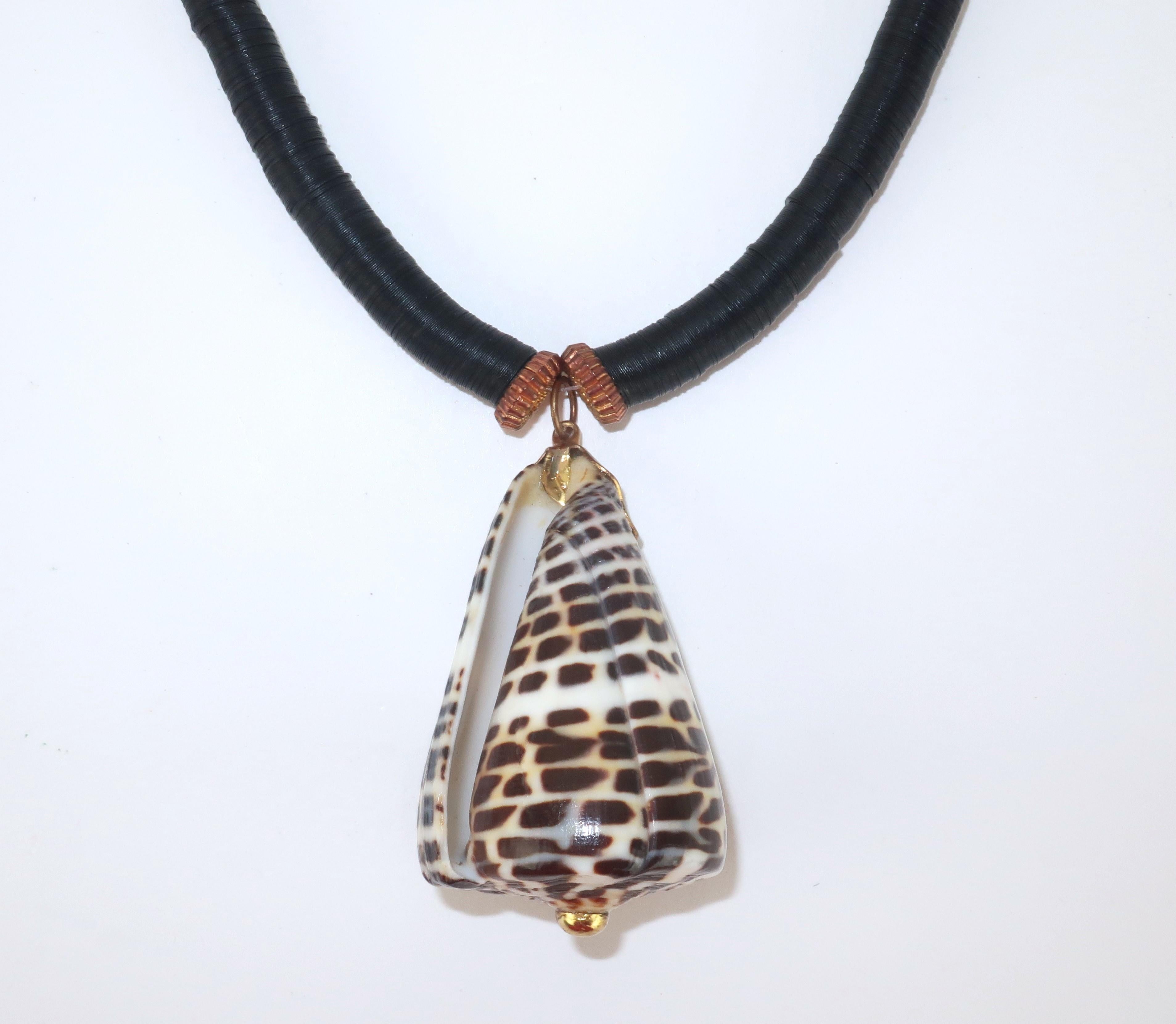 Helga Wagner Shell Pendant Necklace, 1970's In Excellent Condition In Atlanta, GA