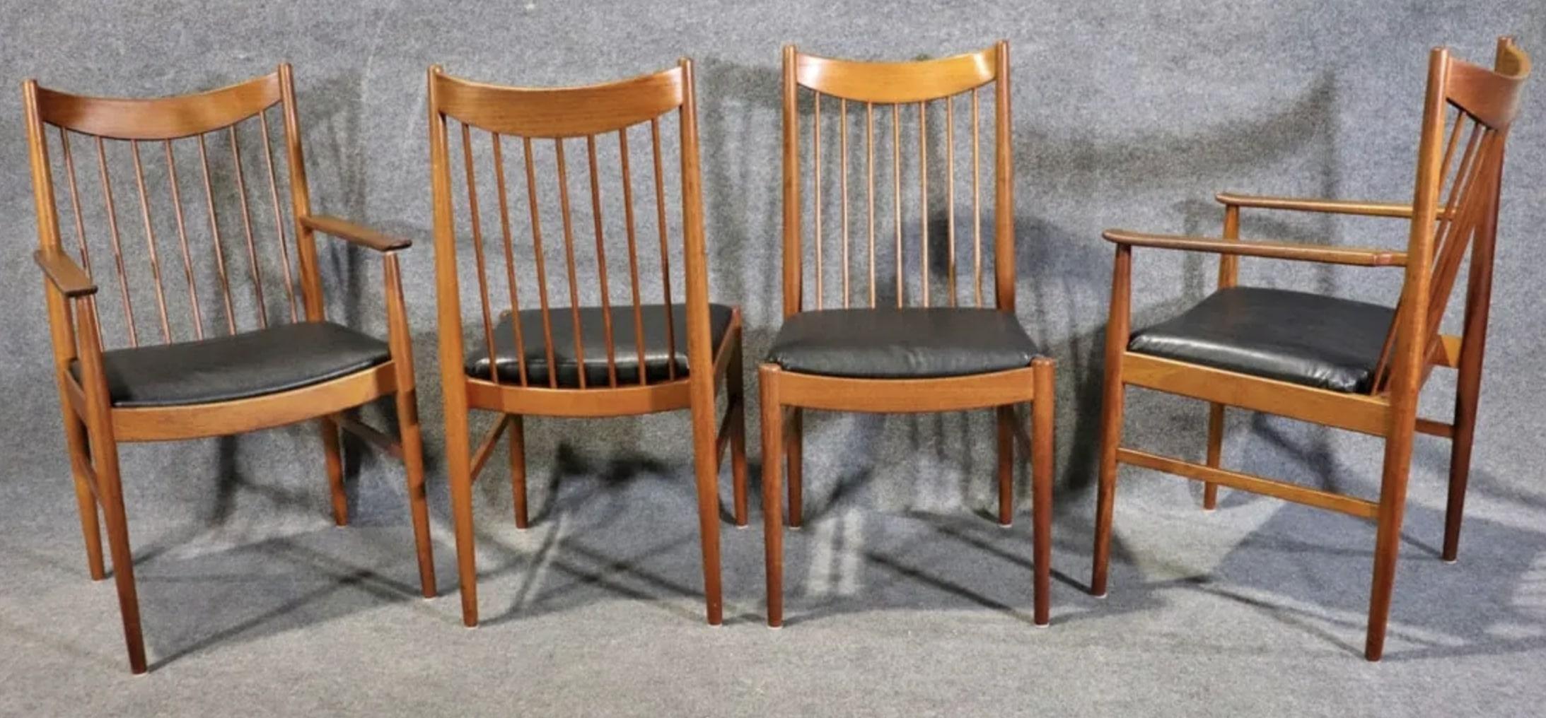 Helge Sibast Designed Set of 8 Chairs In Good Condition For Sale In Brooklyn, NY