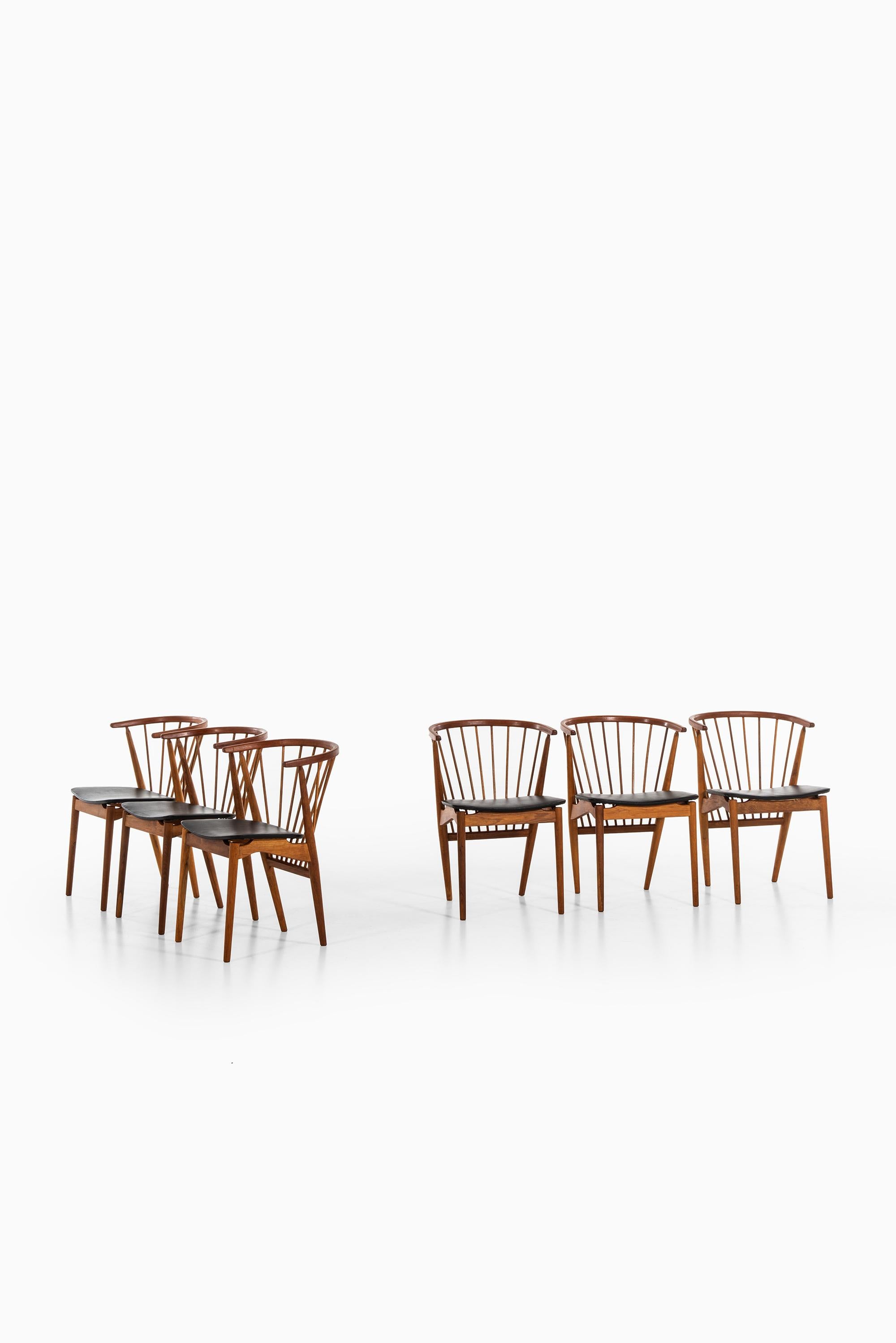 Rare set of 6 dining chairs model no 6 designed by Helge Sibast. Produced by Sibast møbelfabrik in Denmark.