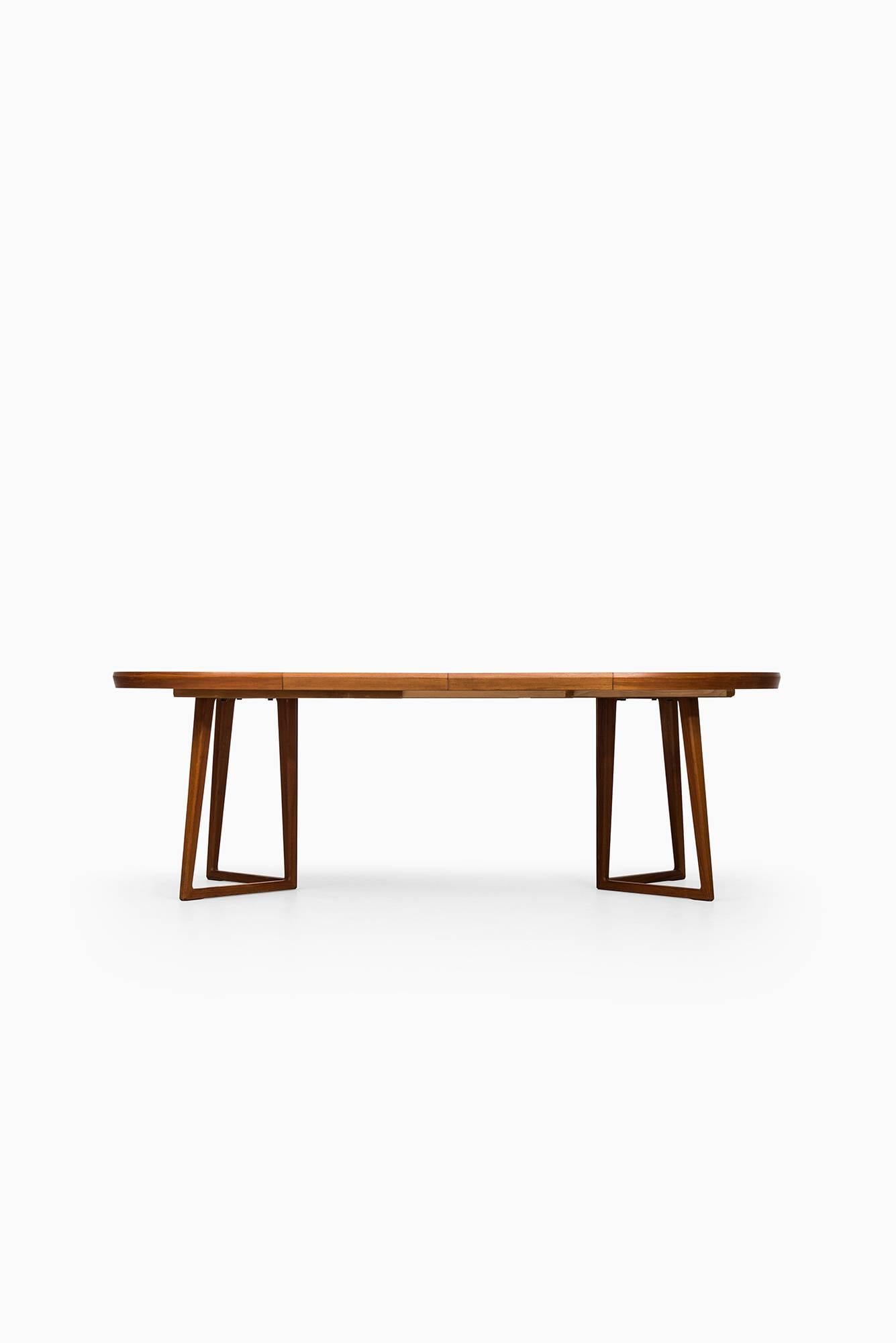Helge Sibast Dining Table in Teak by Sibast Møbler in Denmark In Excellent Condition In Limhamn, Skåne län