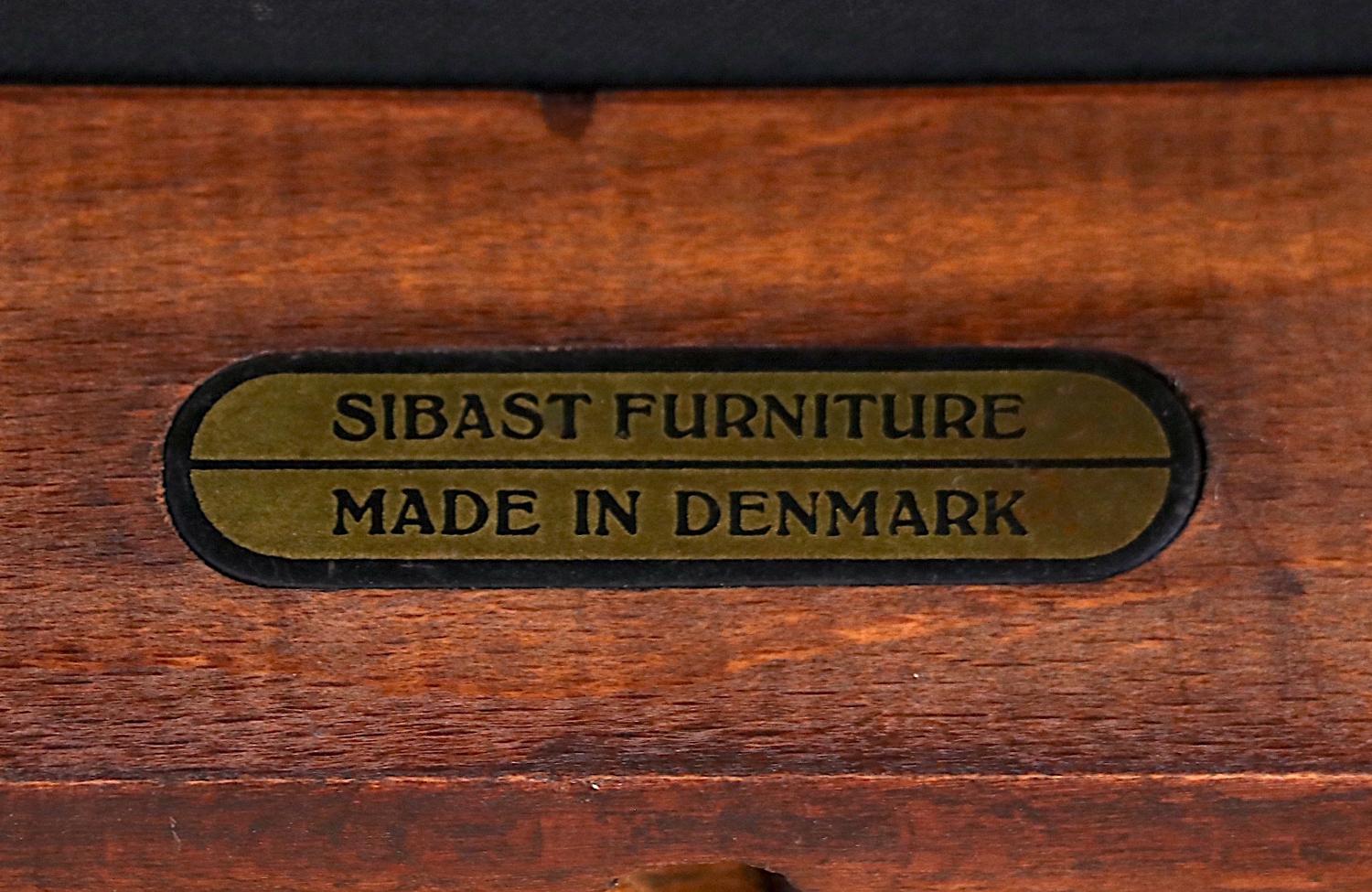 Restauradas por expertos - Sillas de comedor Helge Sibast de palisandro y cuero en venta 4