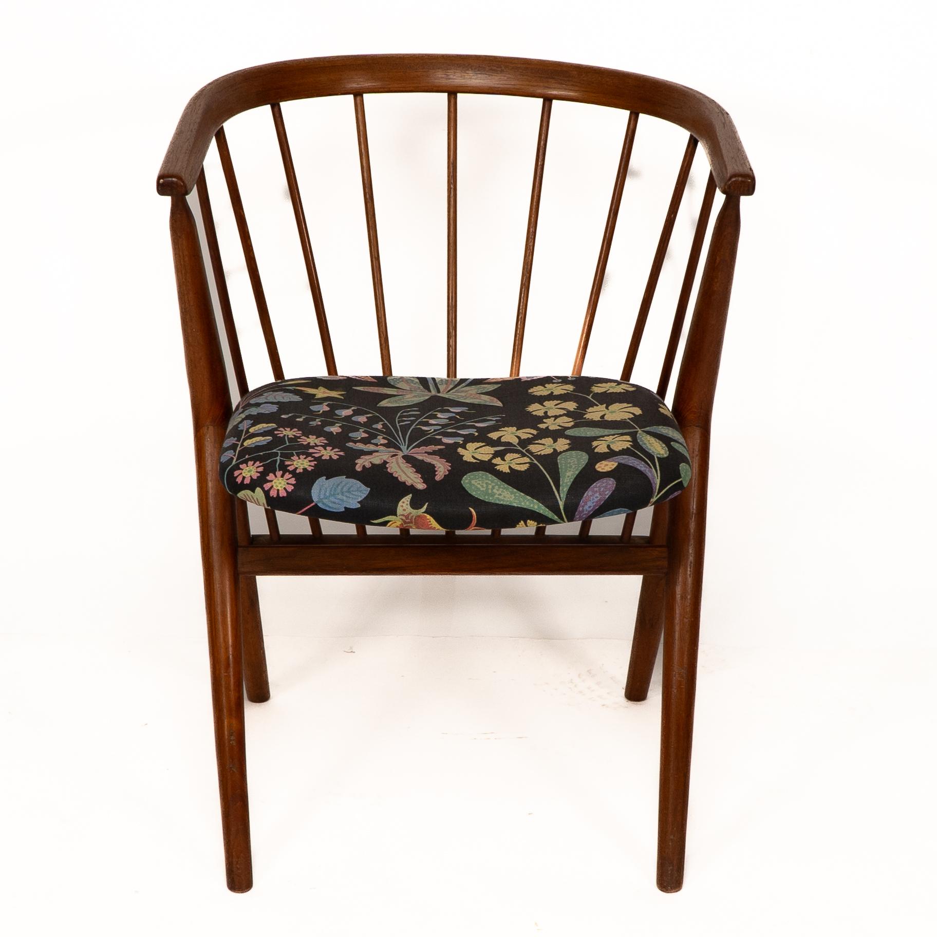 Fatto a mano Helge Sibast, Sibast Furniture Set di quattro poltrone a sbalzo in teak danese No.8 in vendita