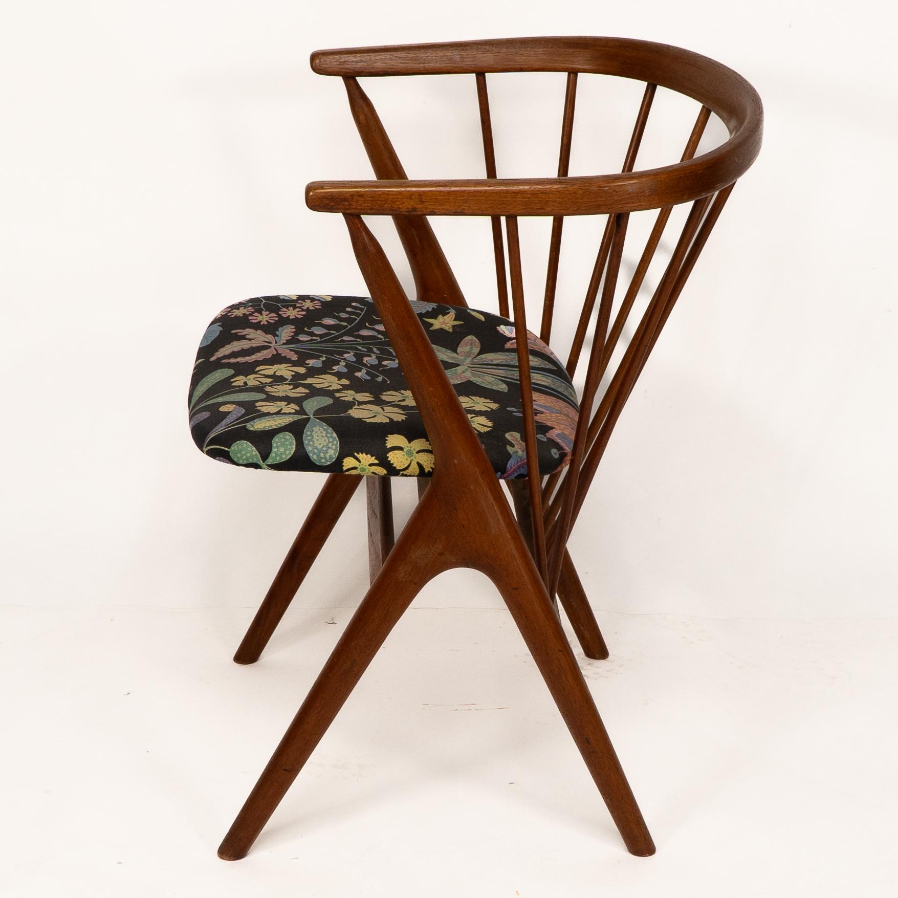 Metà XX secolo Helge Sibast, Sibast Furniture Set di quattro poltrone a sbalzo in teak danese No.8 in vendita