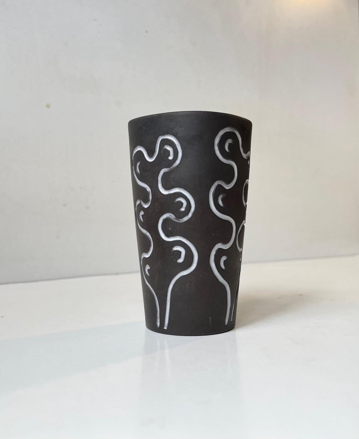 Danois Vase abstrait danois Helge Østerberg en céramique émaillée, années 1960 en vente