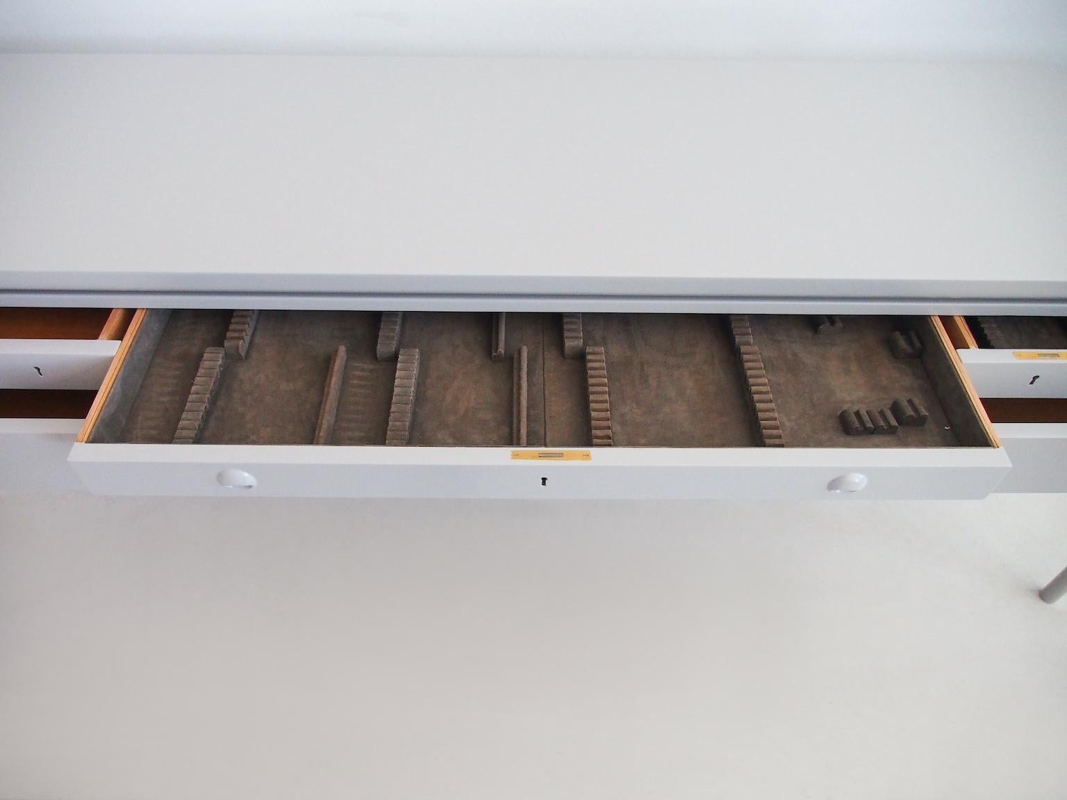 Helge Vestergaard-Jensen Light Grey Painted Wood Sideboard In Good Condition For Sale In Madrid, ES