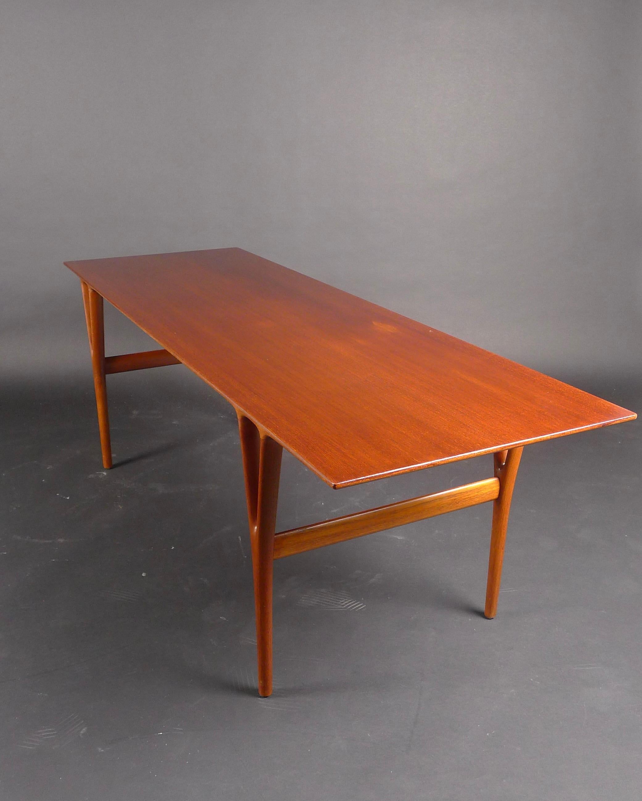 Helge Vestergaard Jensen, Low Table, Model U55, Rosewood, Peder Pedersen Label In Good Condition For Sale In Wargrave, Berkshire