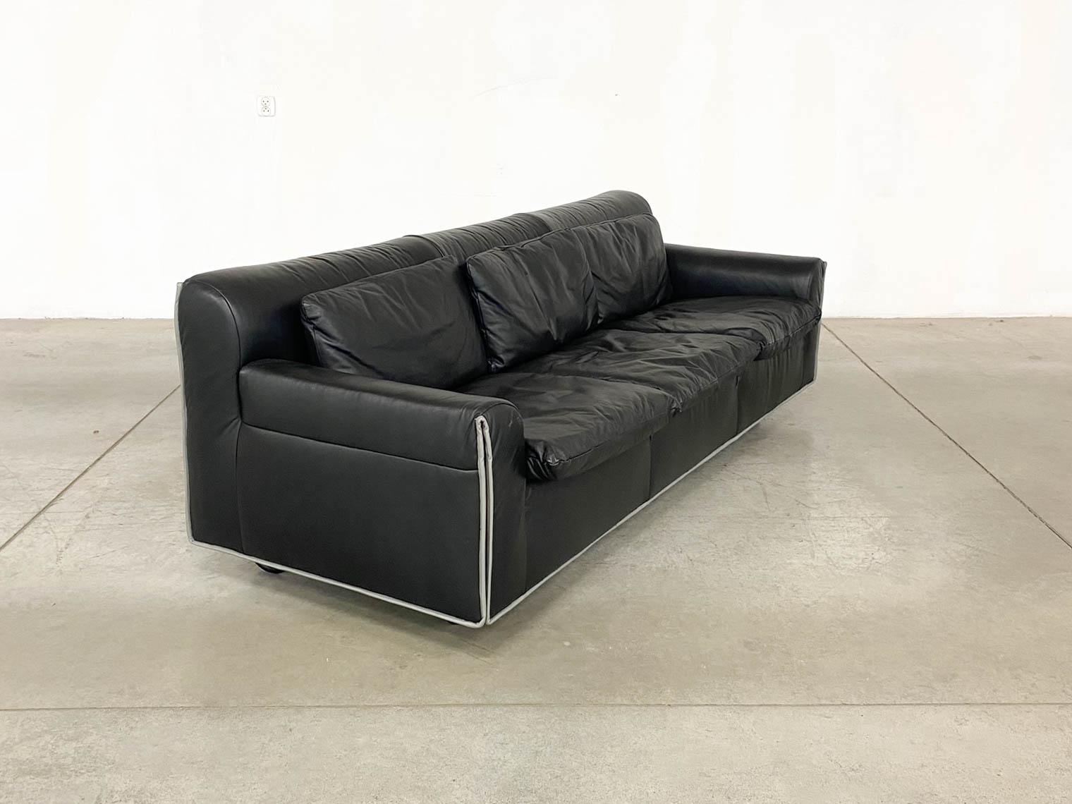 Post-Modern Heli 3-Seater Leather Sofa by Otto Zapf for Knoll, 1980s For Sale