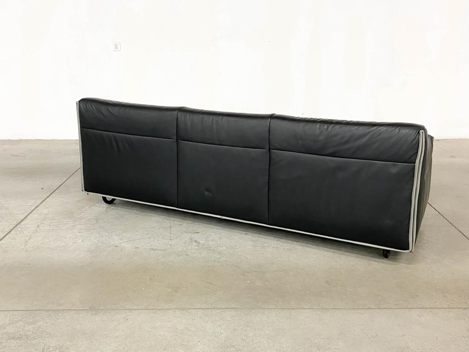 Late 20th Century Heli 3-Seater Leather Sofa by Otto Zapf for Knoll, 1980s For Sale
