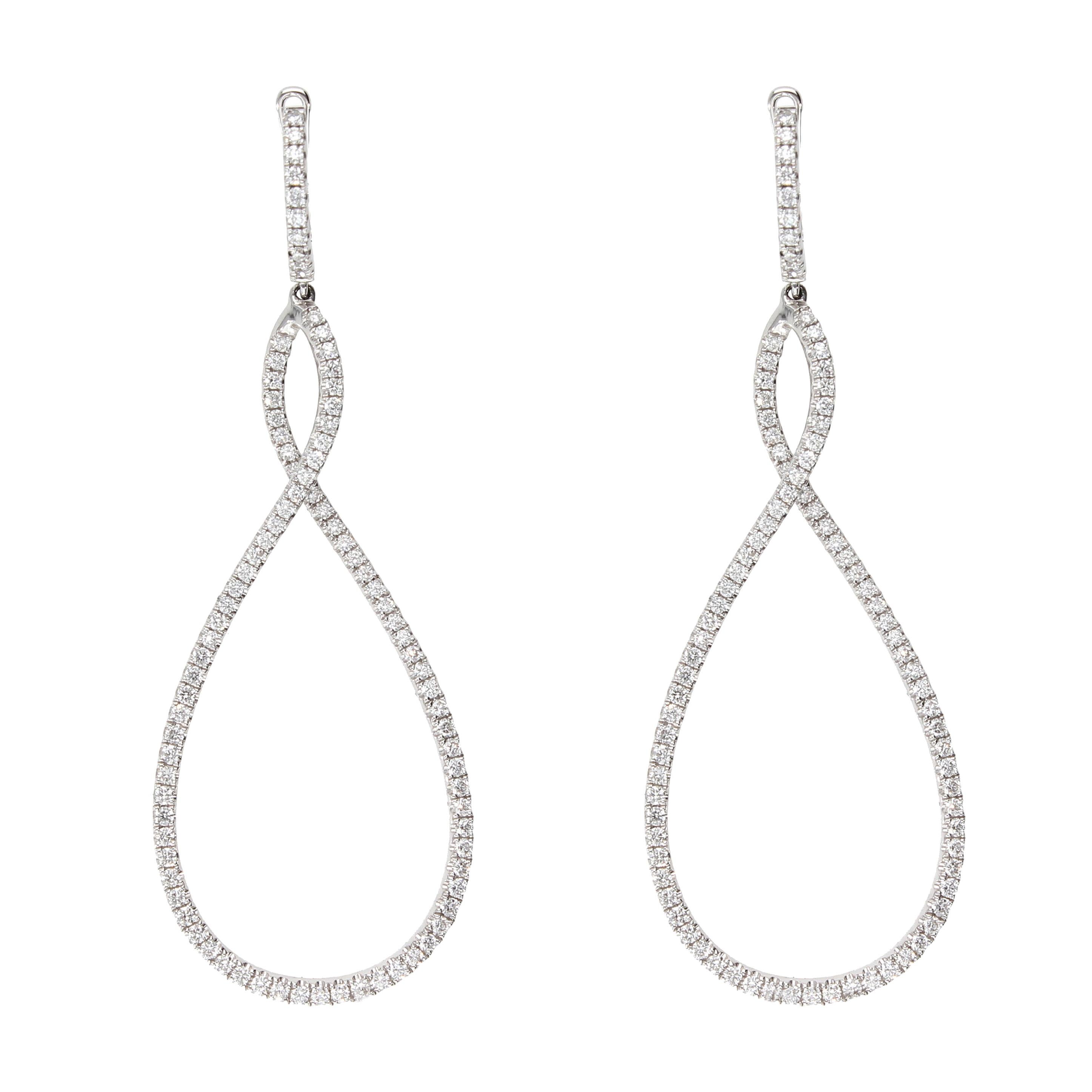 Helical-Shaped Earrings with 1.40 ct of Diamonds. Gold 18 kt White 