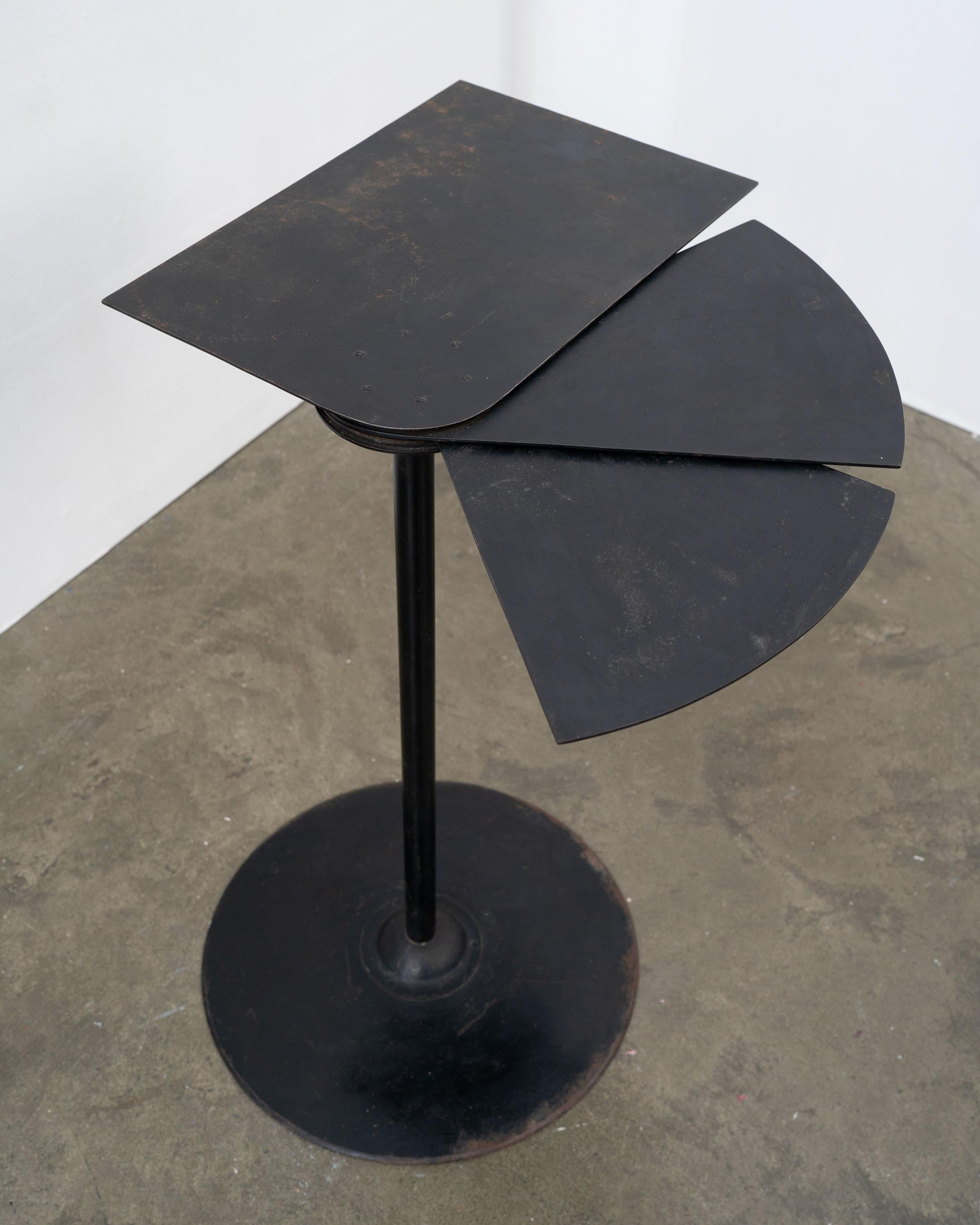 Hélice, SN9 Mesa attrb Pierre Chareau, c.1930 Metal en venta