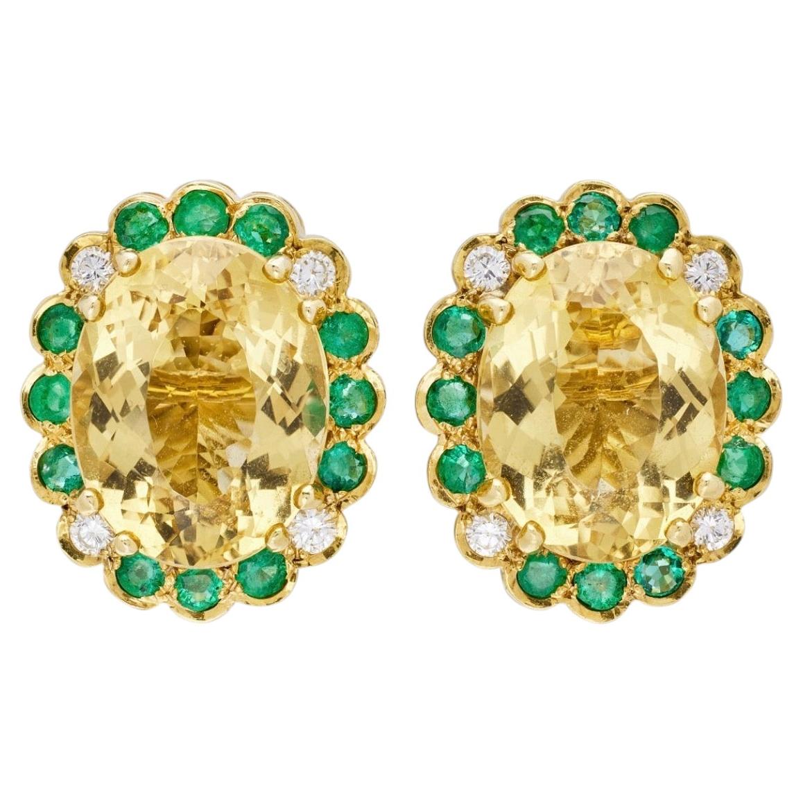 Helidor, Emerald and Diamond Stud Earrings in 18 karat Yellow Gold. For Sale