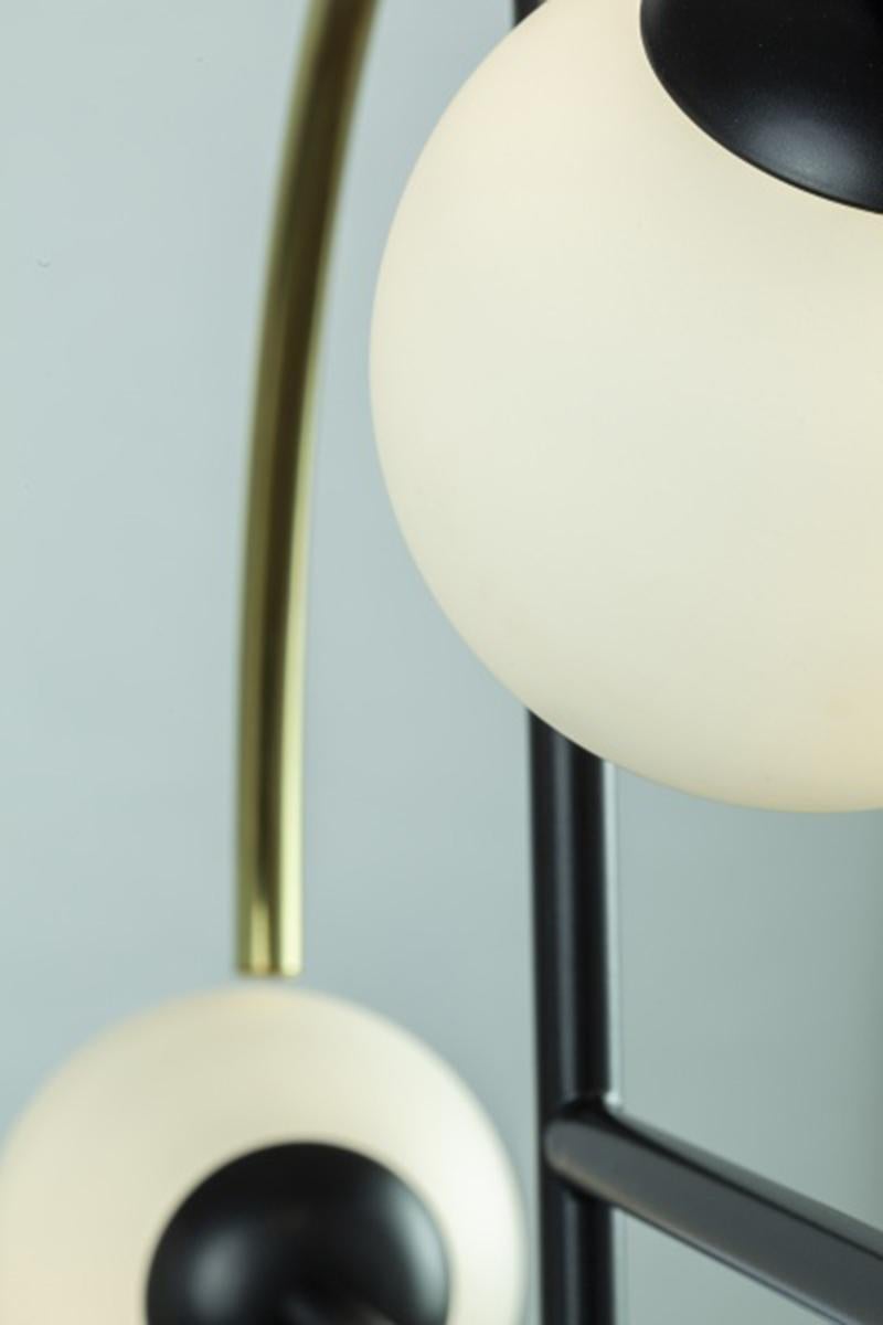 Art-Deco inspired Brass, Black Powder-coated, Wine lacquer Wood Helio Floor Lamp In New Condition For Sale In Lisbon, PT