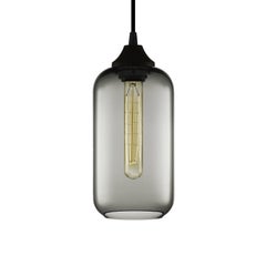 Lampe à suspension moderne en verre soufflé à la bouche gris Helio Prisma, fabriquée aux États-Unis