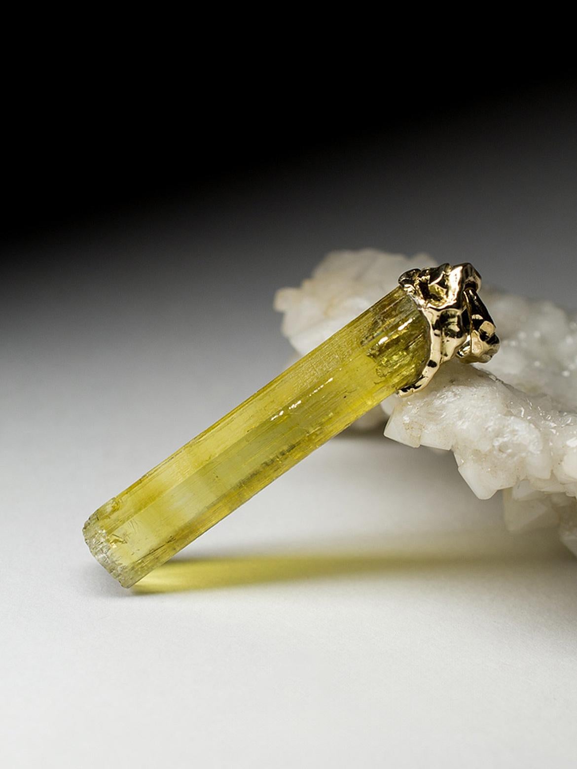 Women's or Men's Heliodor Crystal Yellow Gold Pendant Beryl Healing Power Raw Gemstone  For Sale