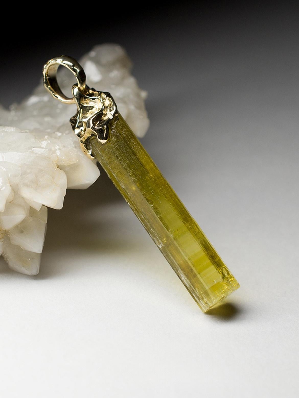 Artisan Heliodor Crystal Yellow Gold Pendant Beryl Healing Power Raw Gemstone  For Sale