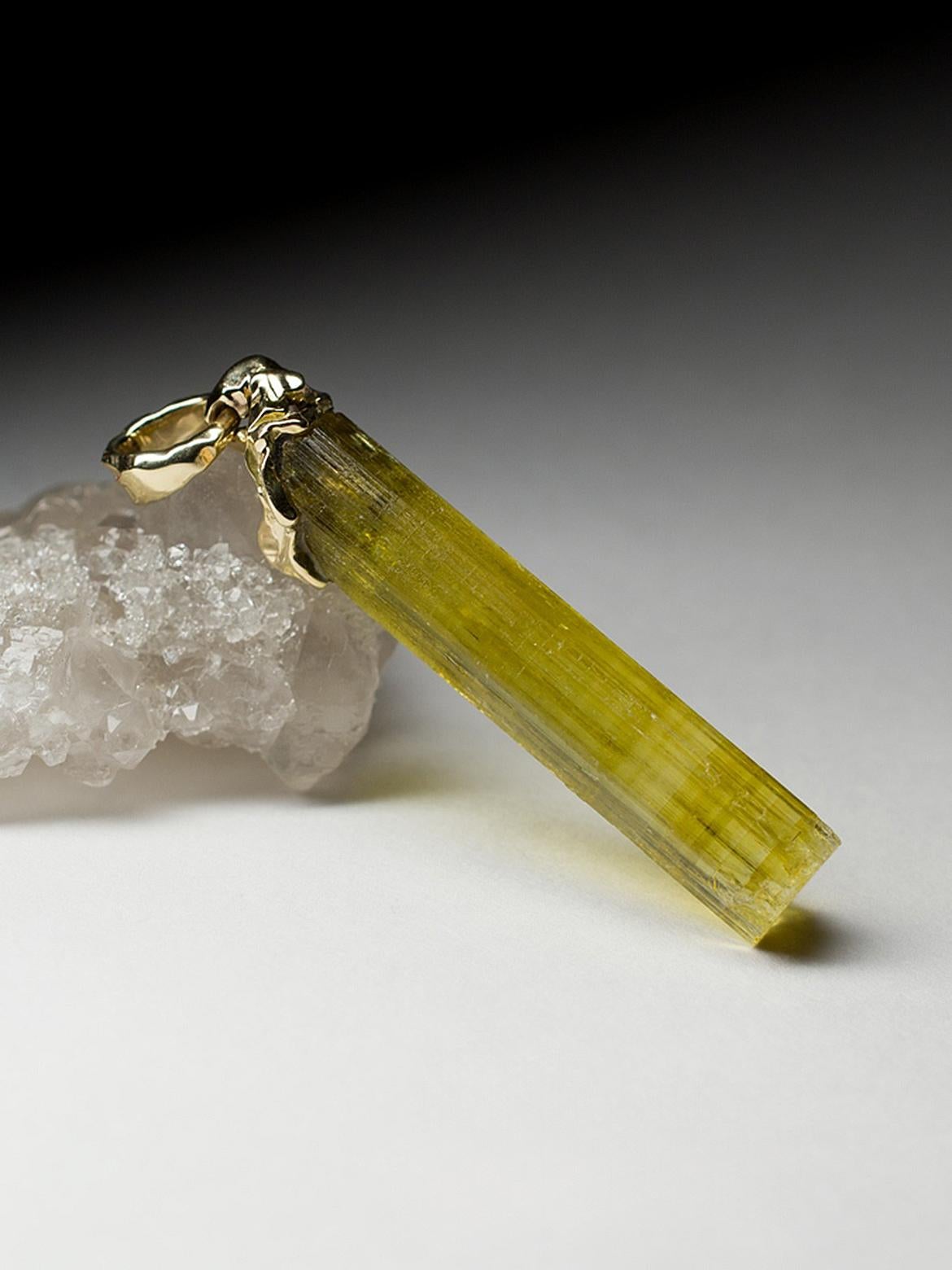 Heliodor Crystal Yellow Gold Pendant Beryl Healing Power Raw Gemstone  In New Condition For Sale In Berlin, DE