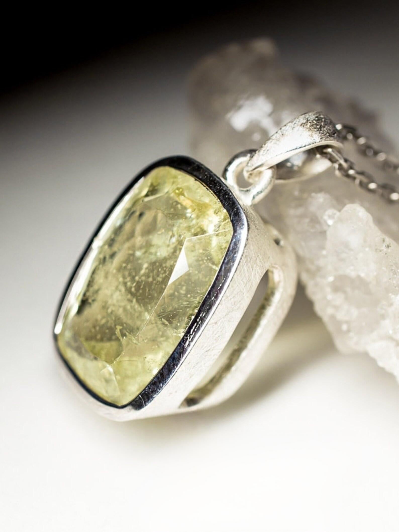 Heliodor necklace silver Pendant Fantasy Cut Lemon Yellow Stone In New Condition For Sale In Berlin, DE