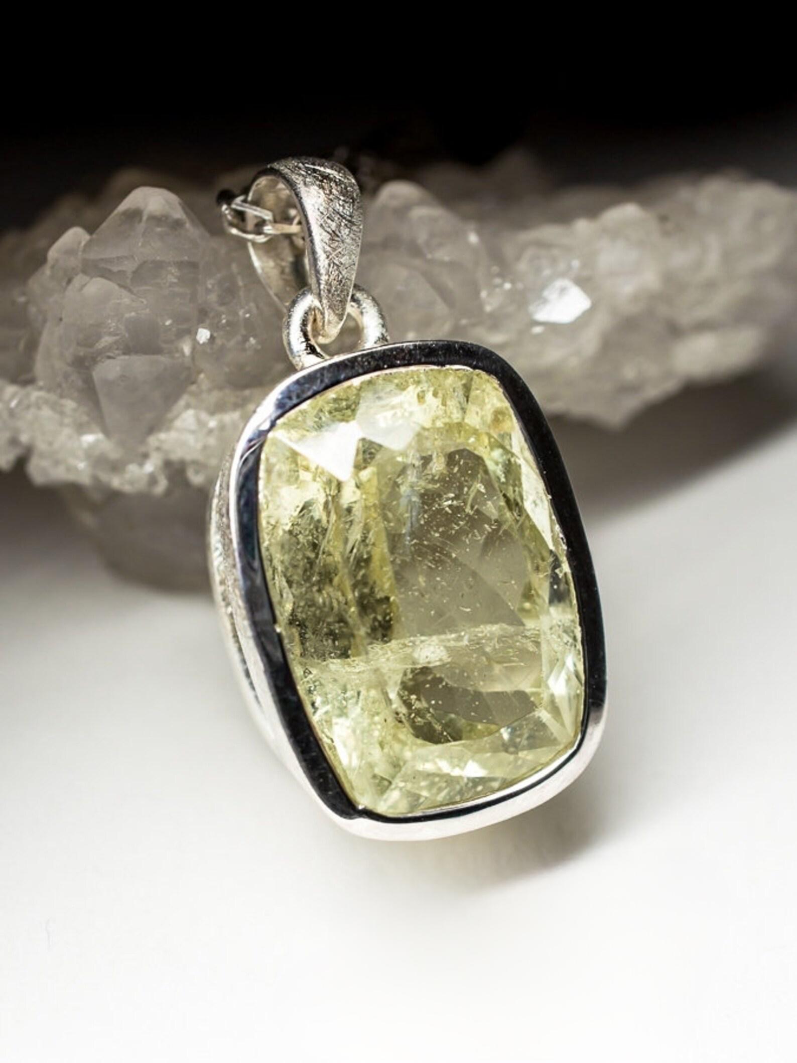 Women's or Men's Heliodor necklace silver Pendant Fantasy Cut Lemon Yellow Stone For Sale