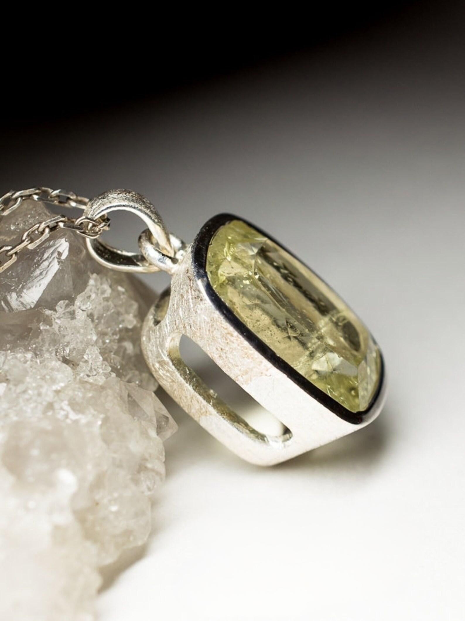 Heliodor necklace silver Pendant Fantasy Cut Lemon Yellow Stone For Sale 3