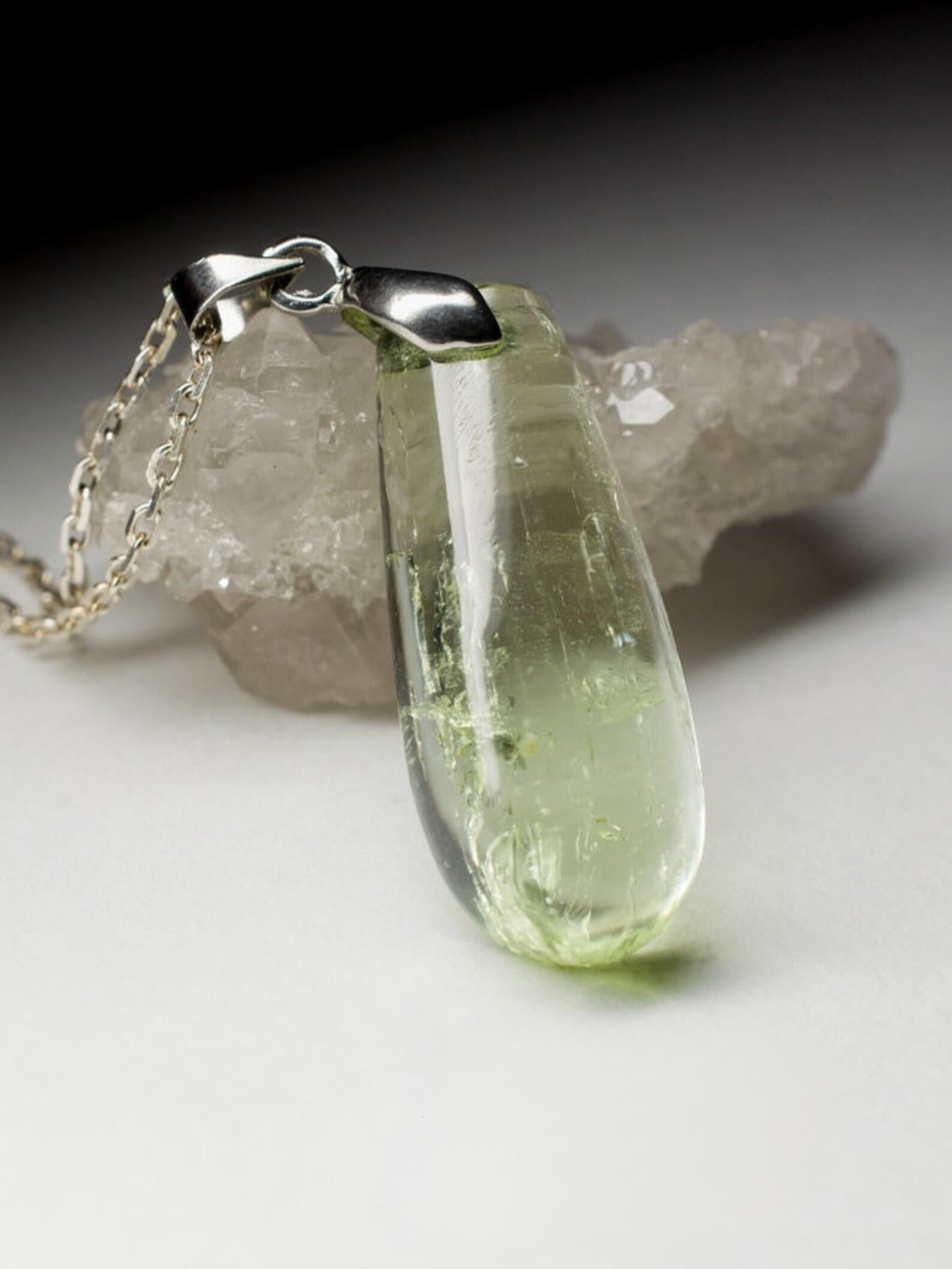 Heliodor Silver Pendant Natural Gold Beryl Yellow Heliodor Gemstone Vintage gift In New Condition For Sale In Berlin, DE