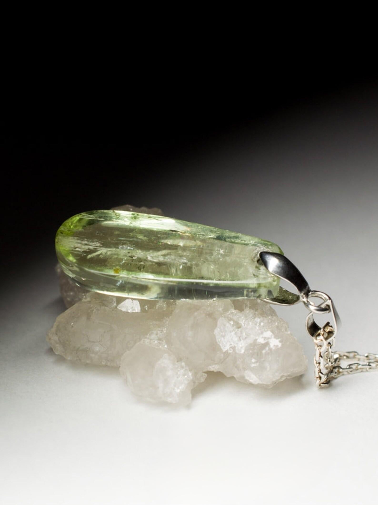 Heliodor Silver Pendant Natural Gold Beryl Yellow Heliodor Gemstone Vintage gift For Sale 1