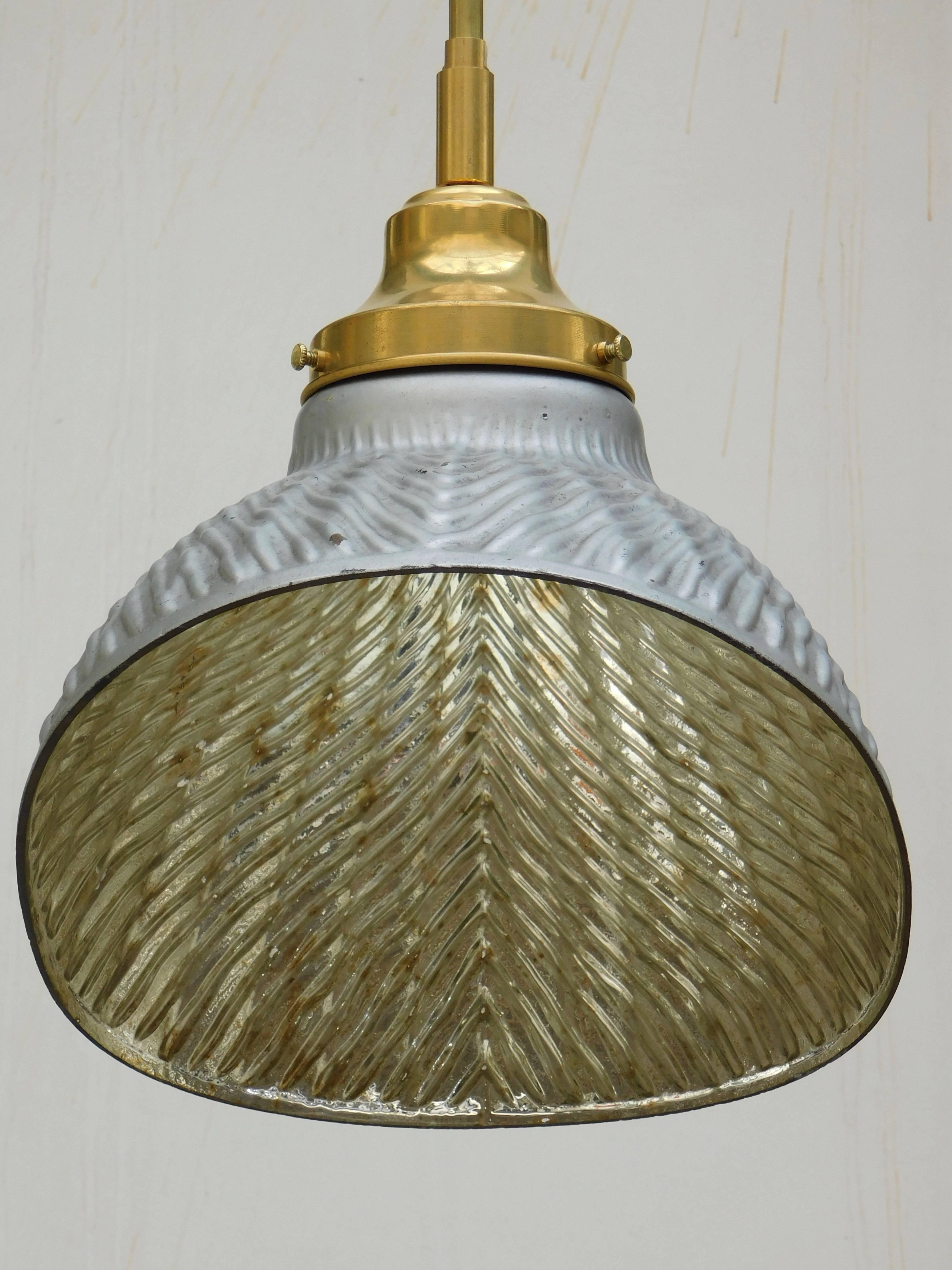 Helioray Hanging Mercury Glass Doctors Lamp In Good Condition For Sale In Antwerp, BE