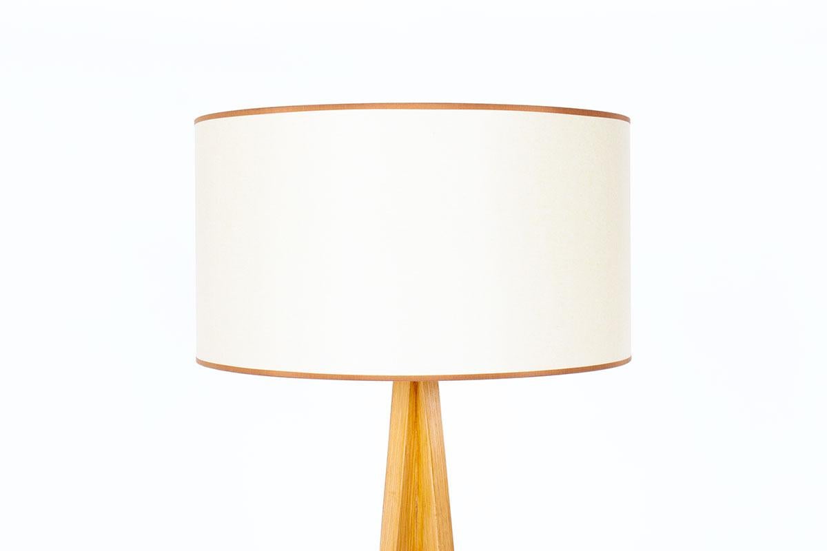 Francese Lampada da terra Helios in rovere collezione G44 in vendita