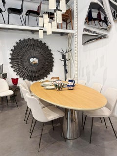 Helios, miroir en bois souple massif laqué de sable avec feuille d'argent patinée à la main