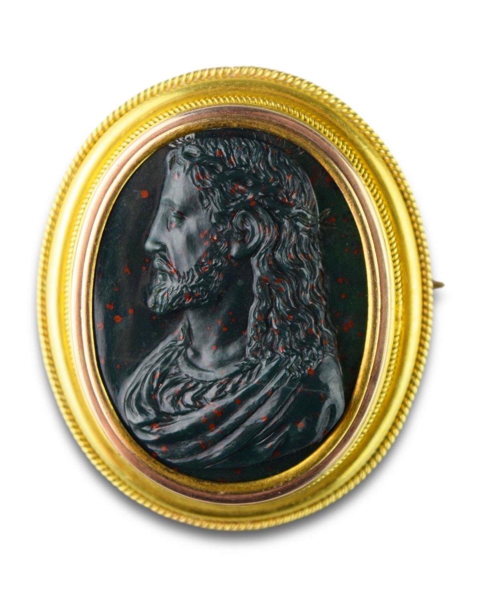 Cammeo eliotropico raffigurante il profilo di Cristo. Italiano, XVII secolo in vendita 5