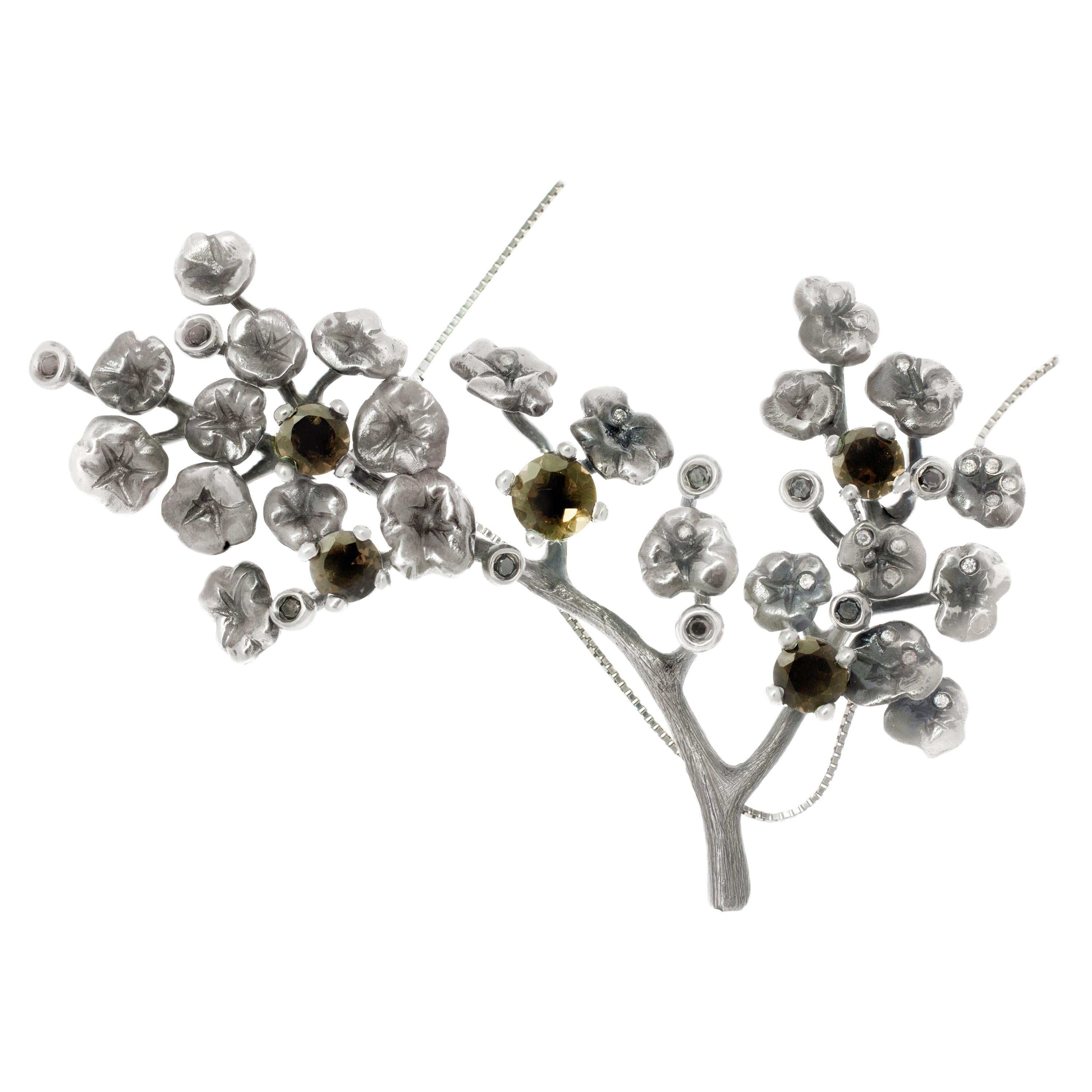 Collier héliotrope botanique avec trente-quatre diamants de l'artiste en vente