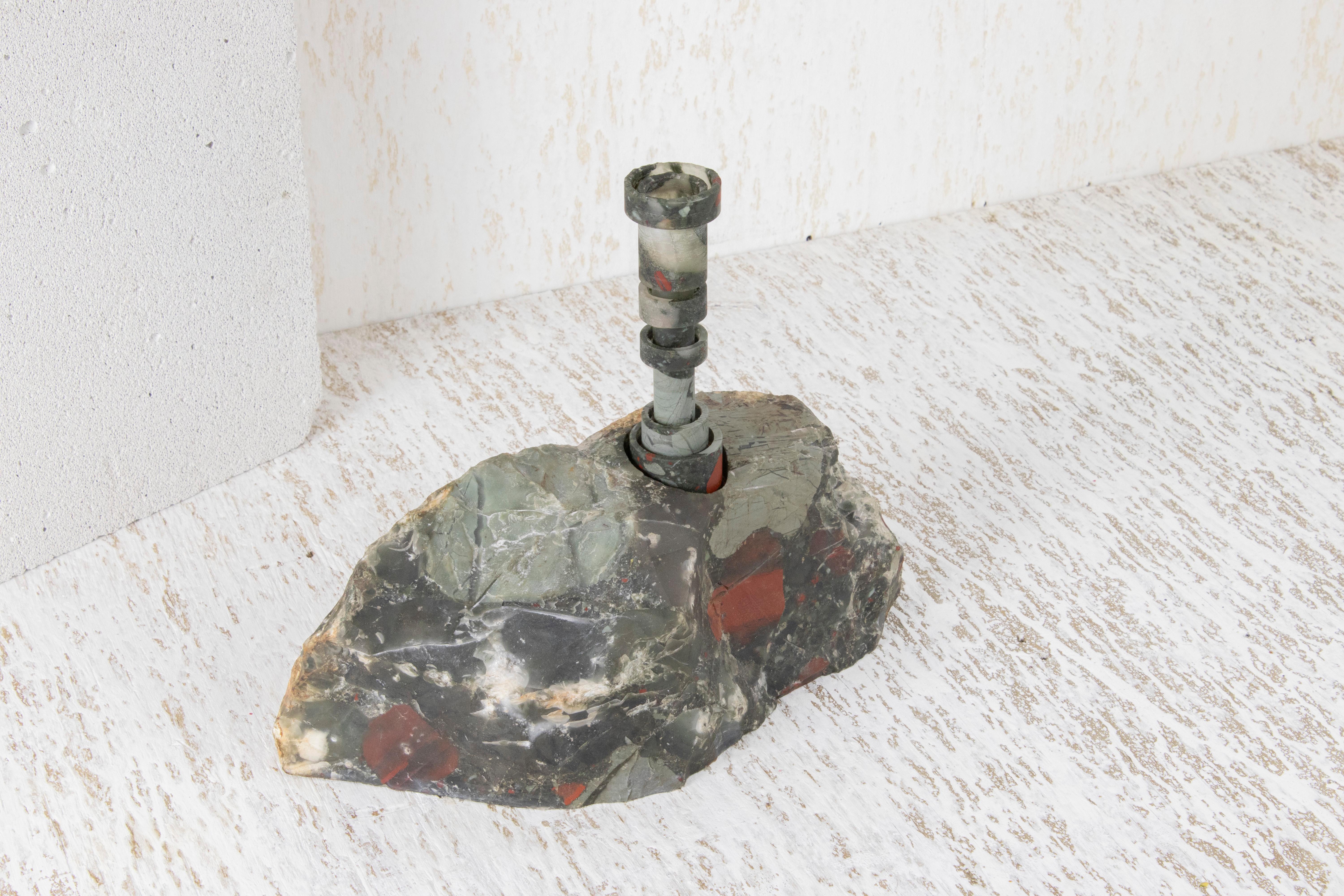 Moderno Candelabro Heliotrope Seftonite Abra di Studio A in vendita