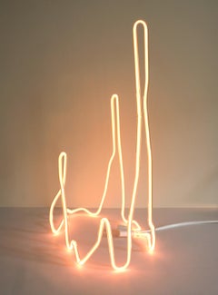 Lampe de table Helium Fractal en verre translucide et gaz hélium par Dace Sūna