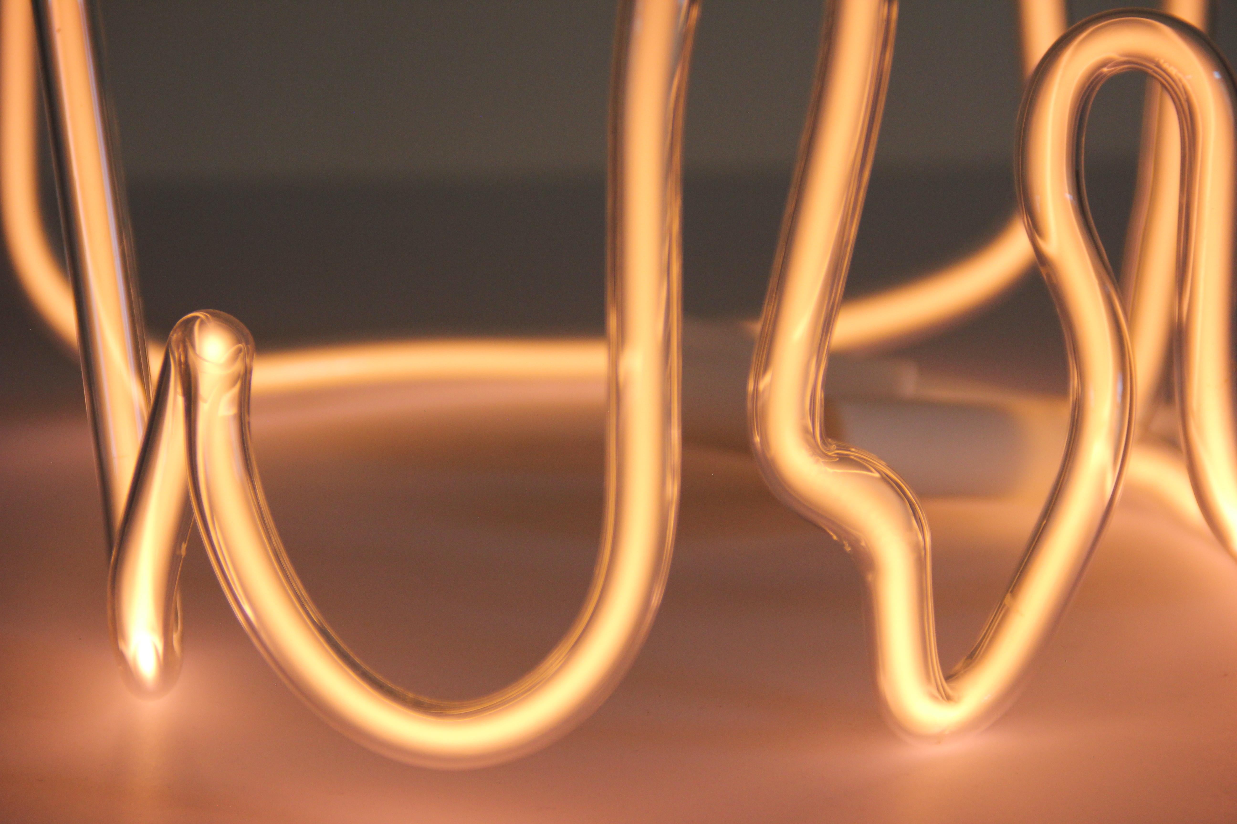 Lámpara de mesa Helium Fractal de vidrio translúcido y gas helio by Dace Sūna Otro en venta