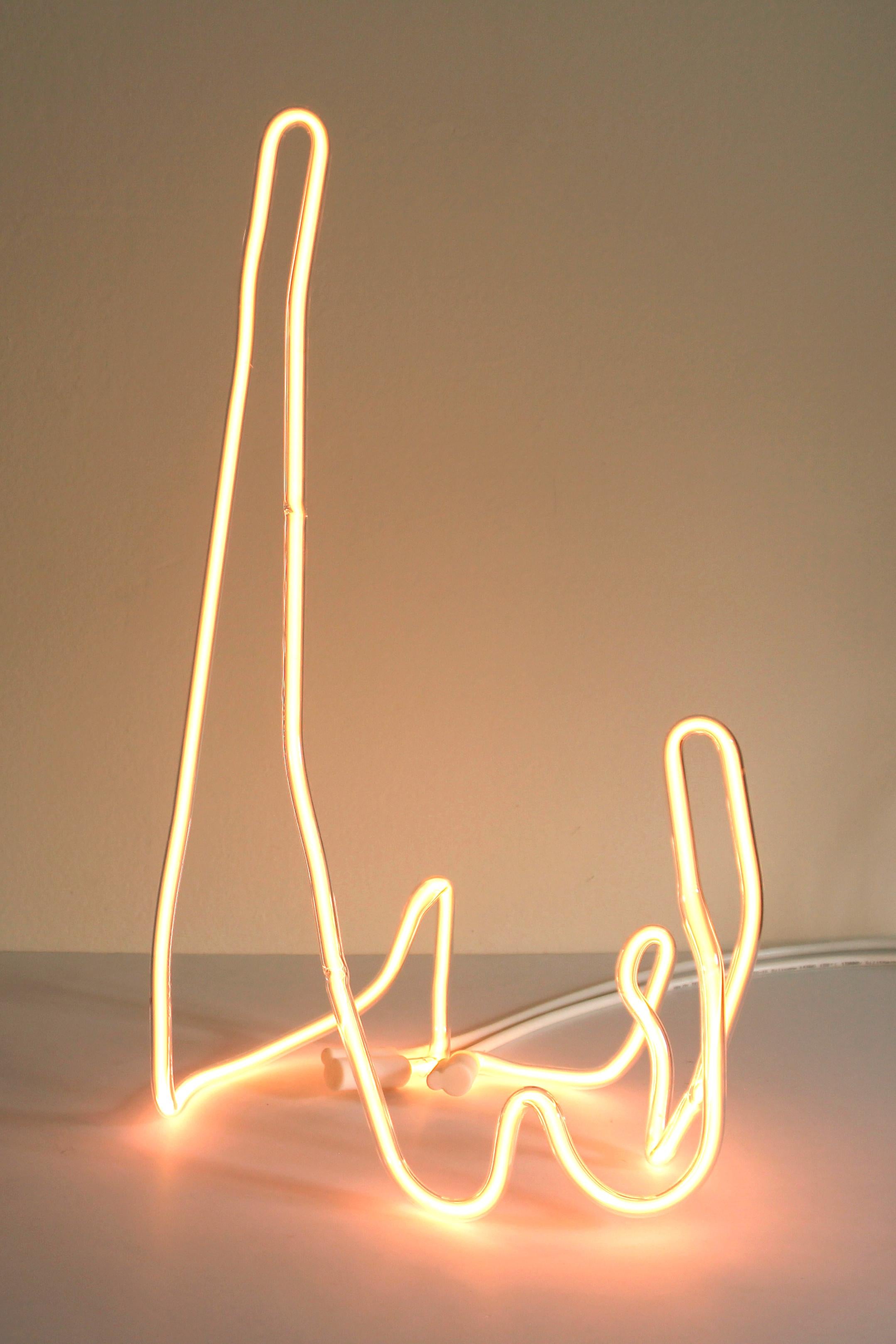 Lámpara de mesa Helium Fractal de vidrio translúcido y gas helio by Dace Sūna Siglo XXI y contemporáneo en venta