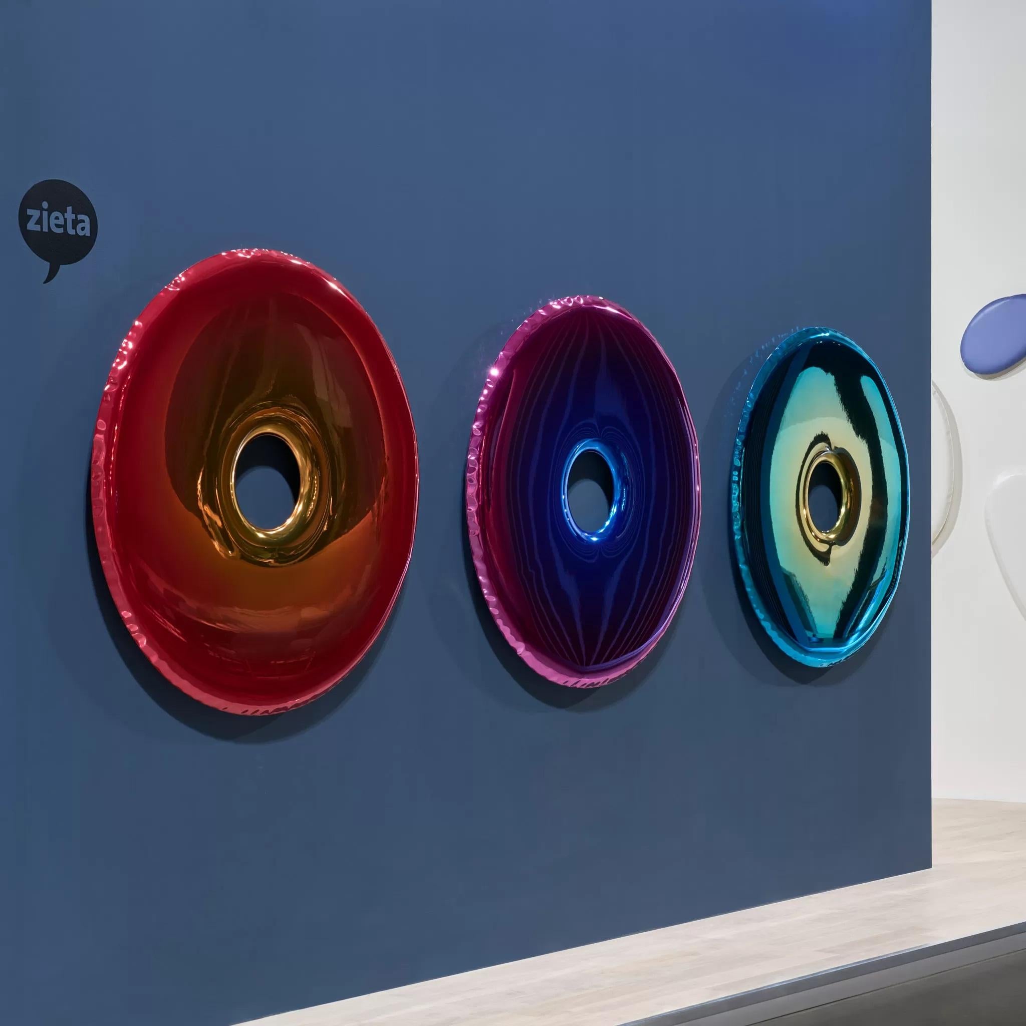 Polacco Specchio da parete scultoreo Helix Nebula Tanzanite Ametista Rondo 75 di Zieta in vendita