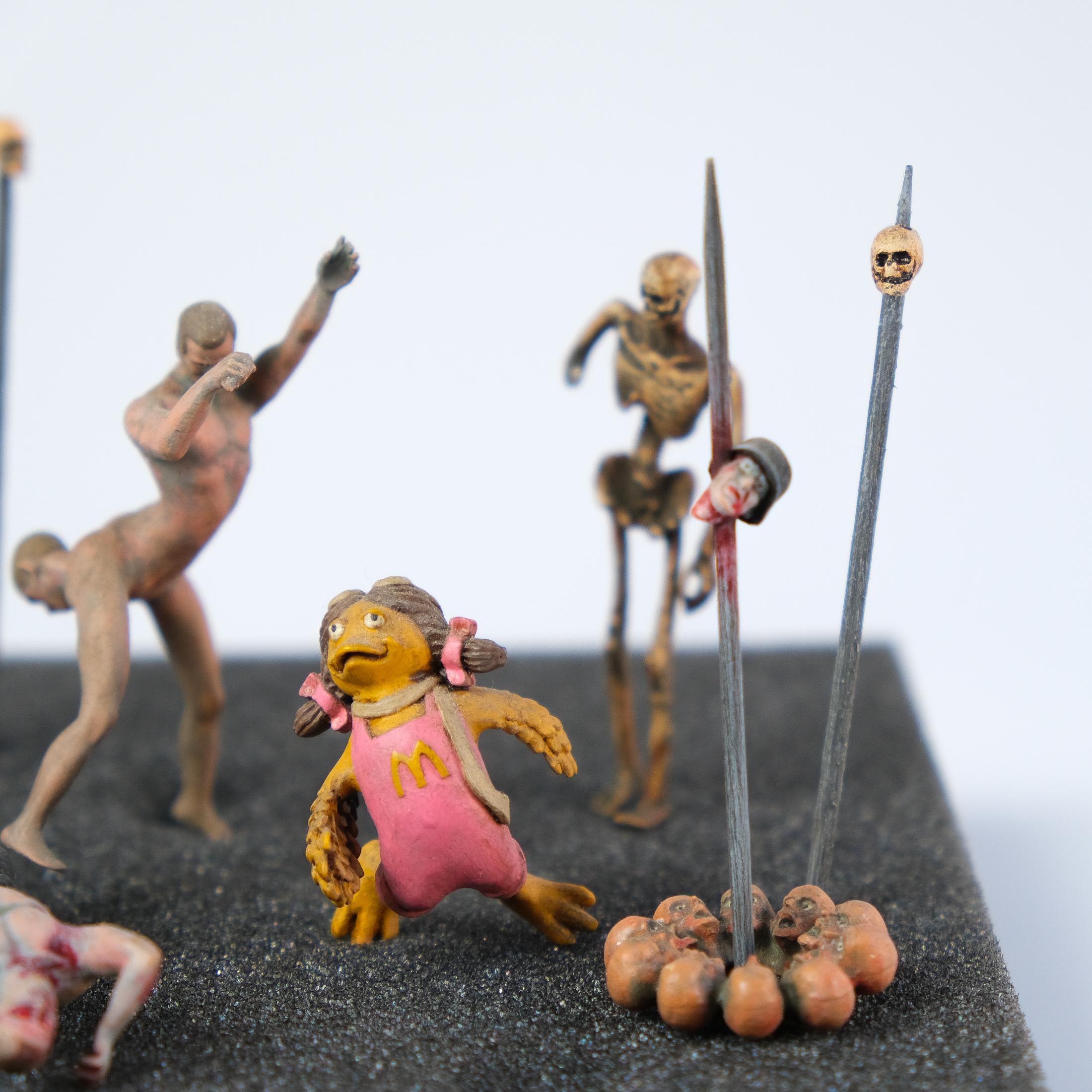 Figure 'Hell Souvenir' Di Jake & Dinos Chapman, 2022 in vendita 4