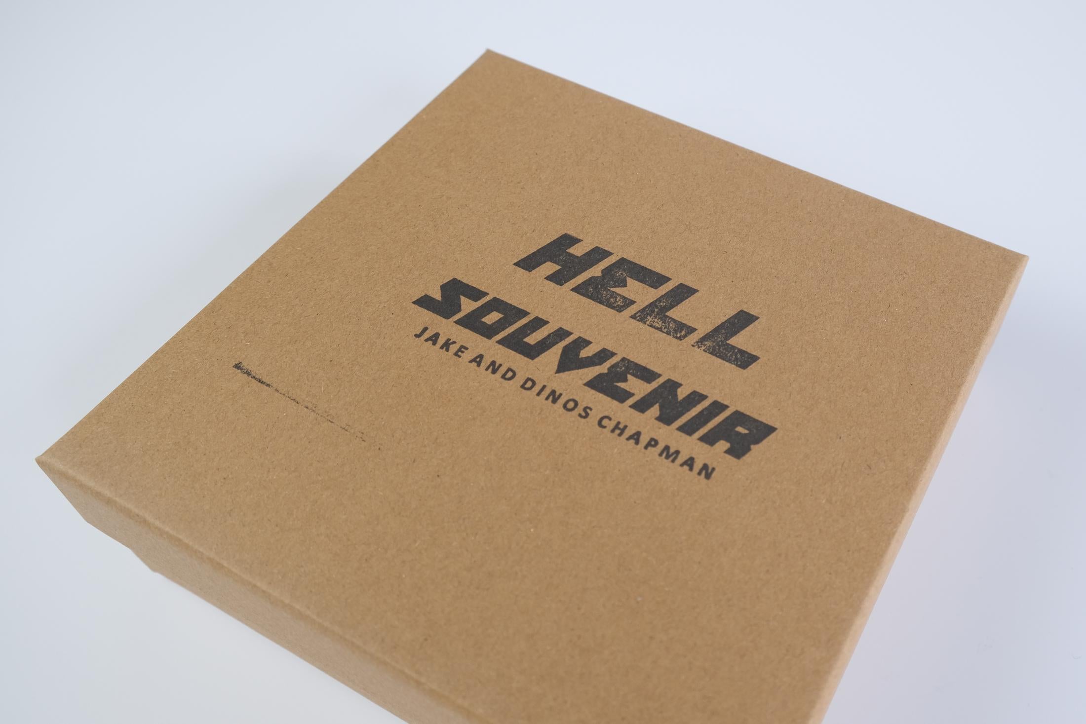 „Hell Souvenir“-Figuren von Jake und Dinos Chapman, 2022 im Angebot 9