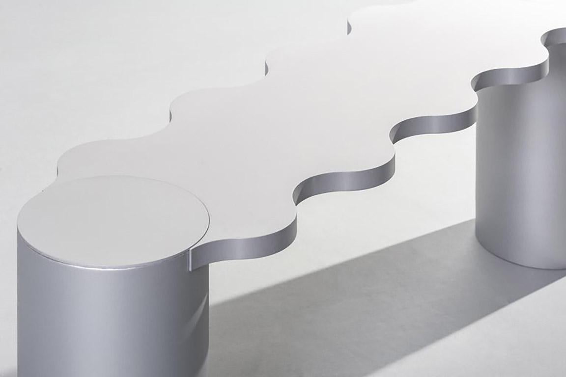 Contemporary Hella Bench in Silver Lacquered Aluminum  In New Condition For Sale In Firenze, IT