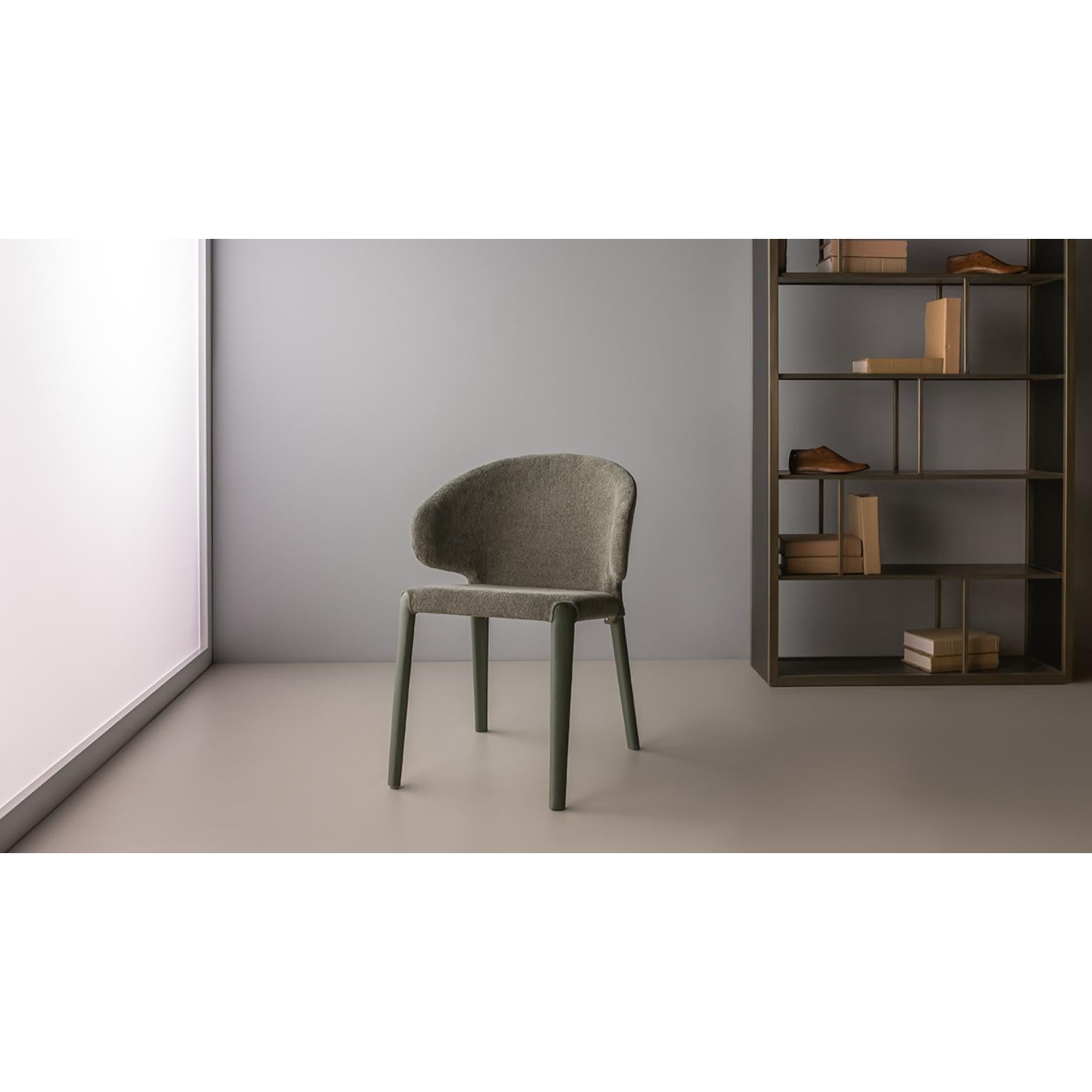 Hella Chair by Doimo Brasil
Dimensions: W 59 x D 58 x H 78 cm 
Materials: Metal, Upholstered seat.


With the intention of providing good taste and personality, Doimo deciphers trends and follows the evolution of man and his space. To this end, it