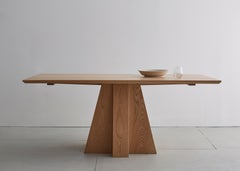 Table de salle à manger en bois dur Helle par Bowen Liu