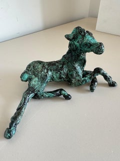 Davinci's Newborn Fowl von Helle Crawford, Bronzeskulptur eines Pferdes