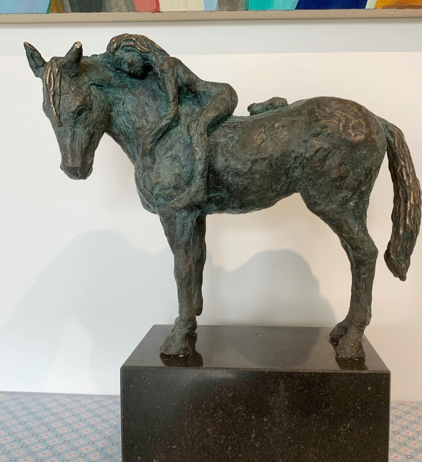 Harmony par Helle Crawford, sculpture en bronze d'une mère et d'une fille  - Contemporain Sculpture par Helle Rask Crawford