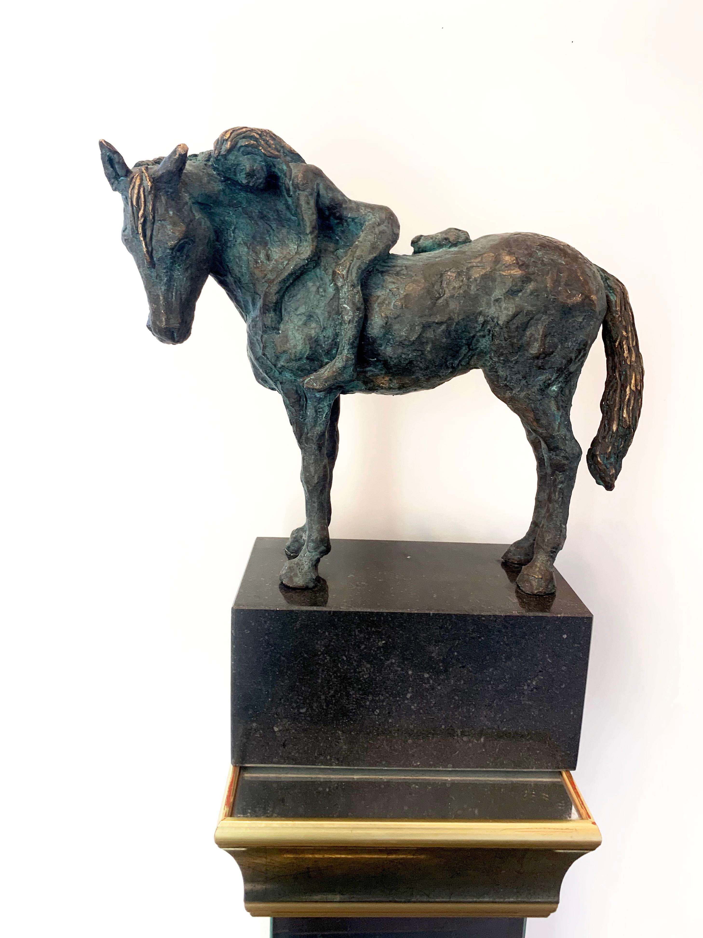 Harmony par Helle Crawford, sculpture en bronze d'une mère et d'une fille  en vente 1