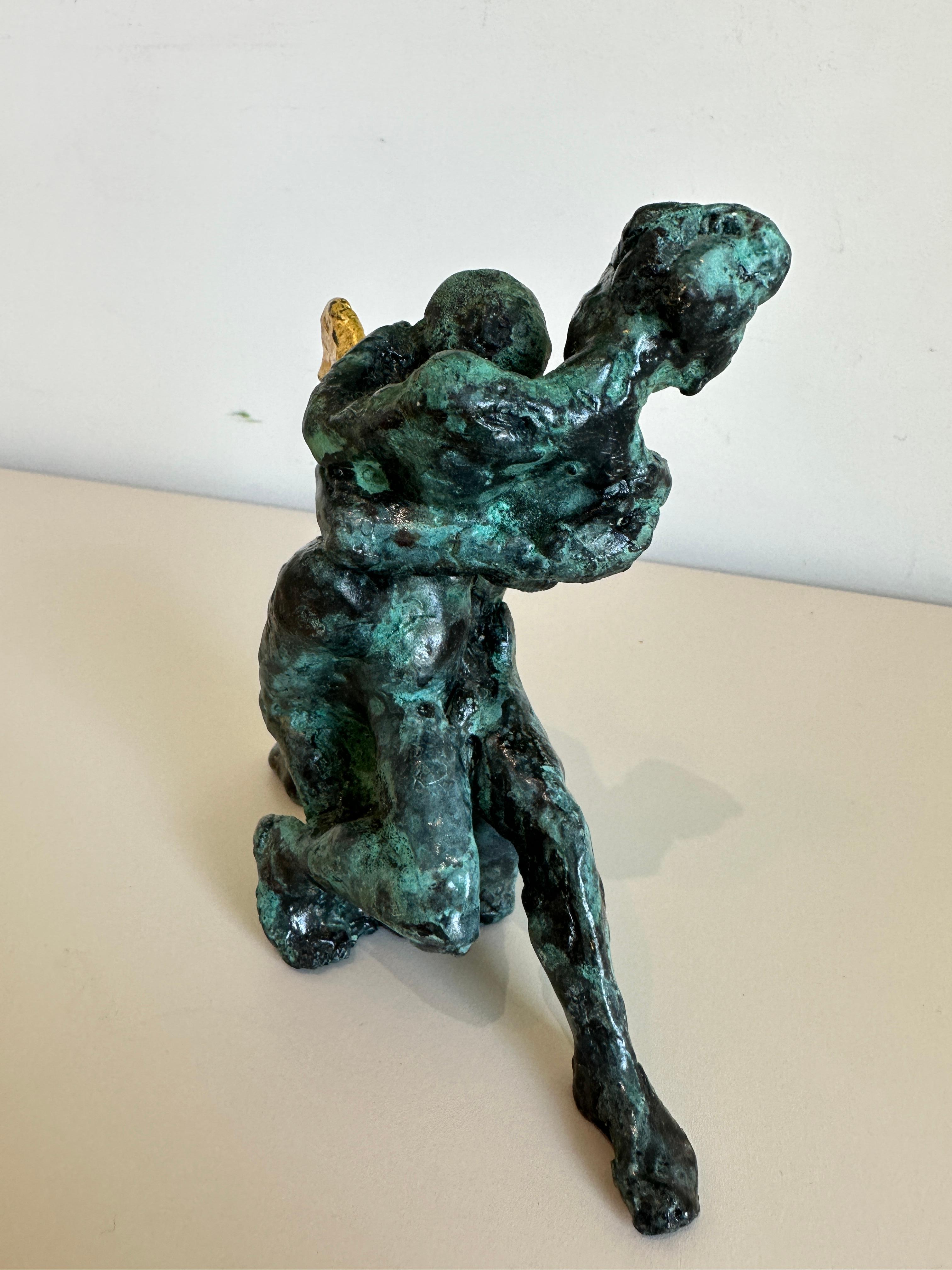 Heavenly in Love di Helle Crawford, scultura figurativa in bronzo - Figurative Sculpture Oro di Helle Rask Crawford