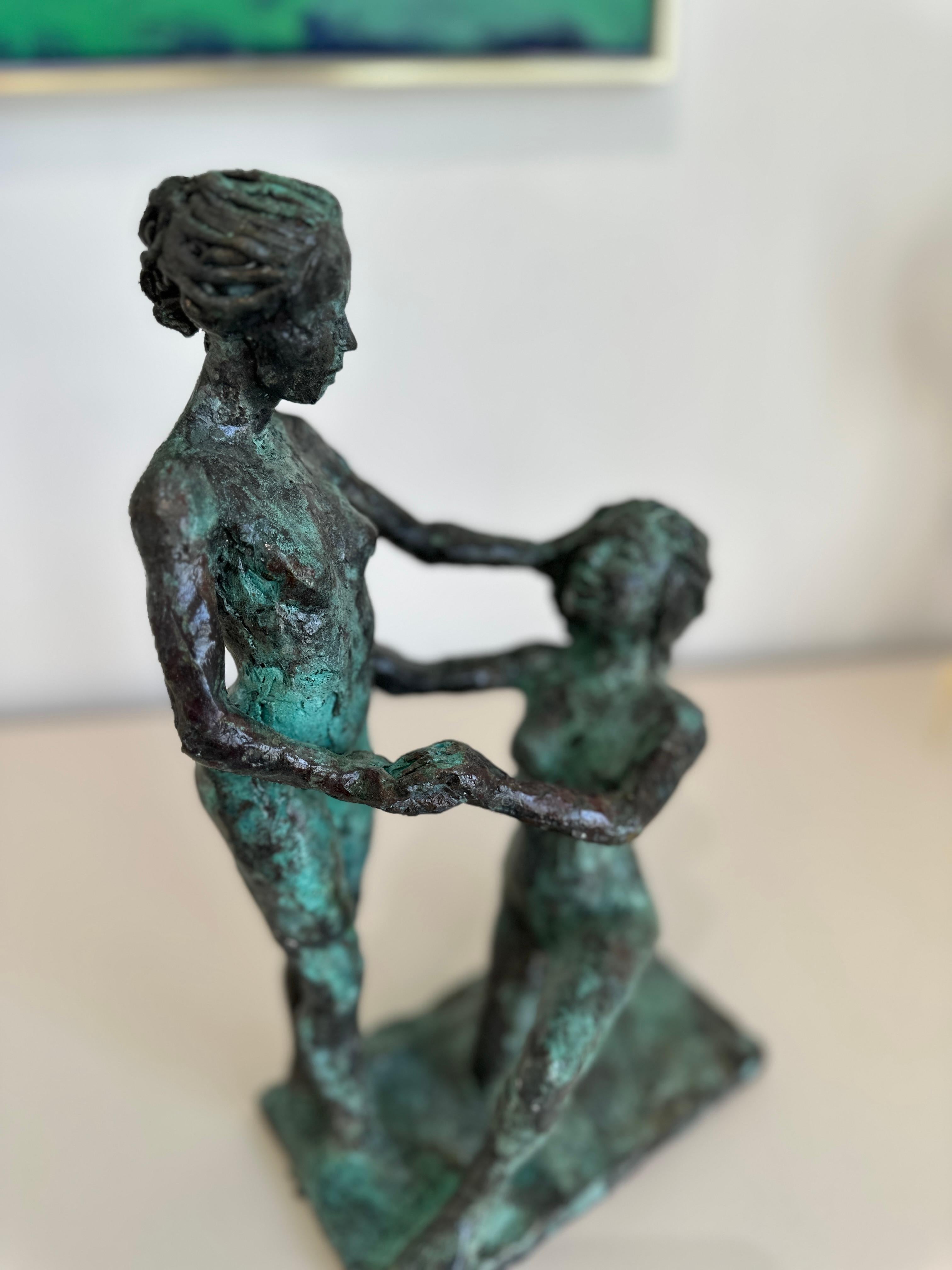 Amor es Amor de Helle Crawford, Escultura figurativa de bronce en venta 2