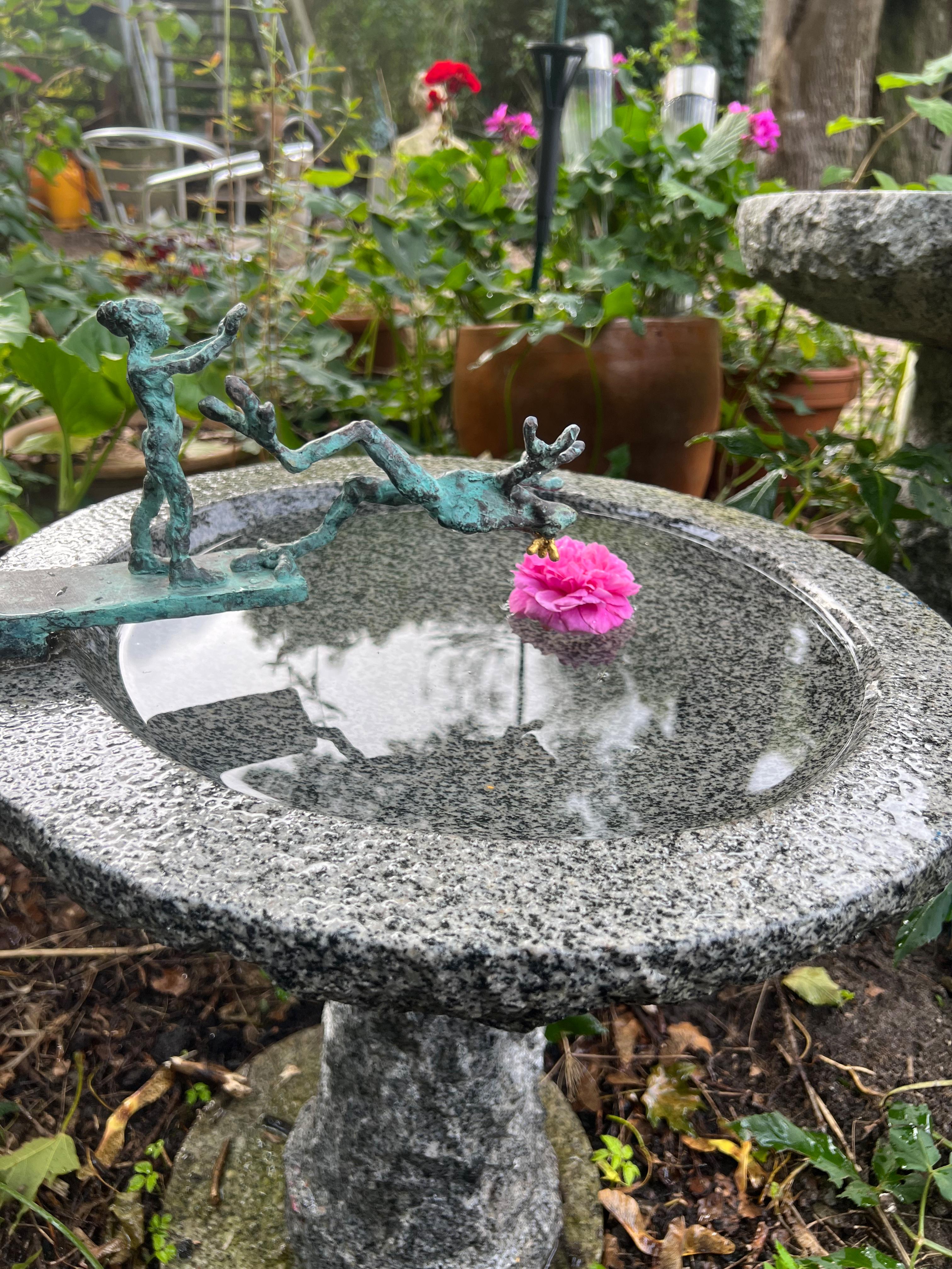 Même si Helle Crawford fait souvent référence aux mythes classiques dans ses sculptures, elle n'est pas une sculptrice classique au sens néoclassique du terme. Helle Crawford pourrait plutôt être définie comme une artiste anti-classique. Ses