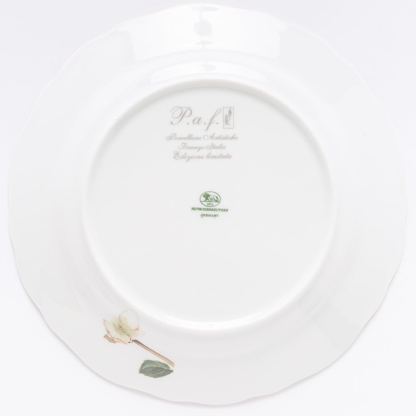 Helleborus Set of 4 Dinner Plates by Paola Caselli In New Condition For Sale In Milan, IT