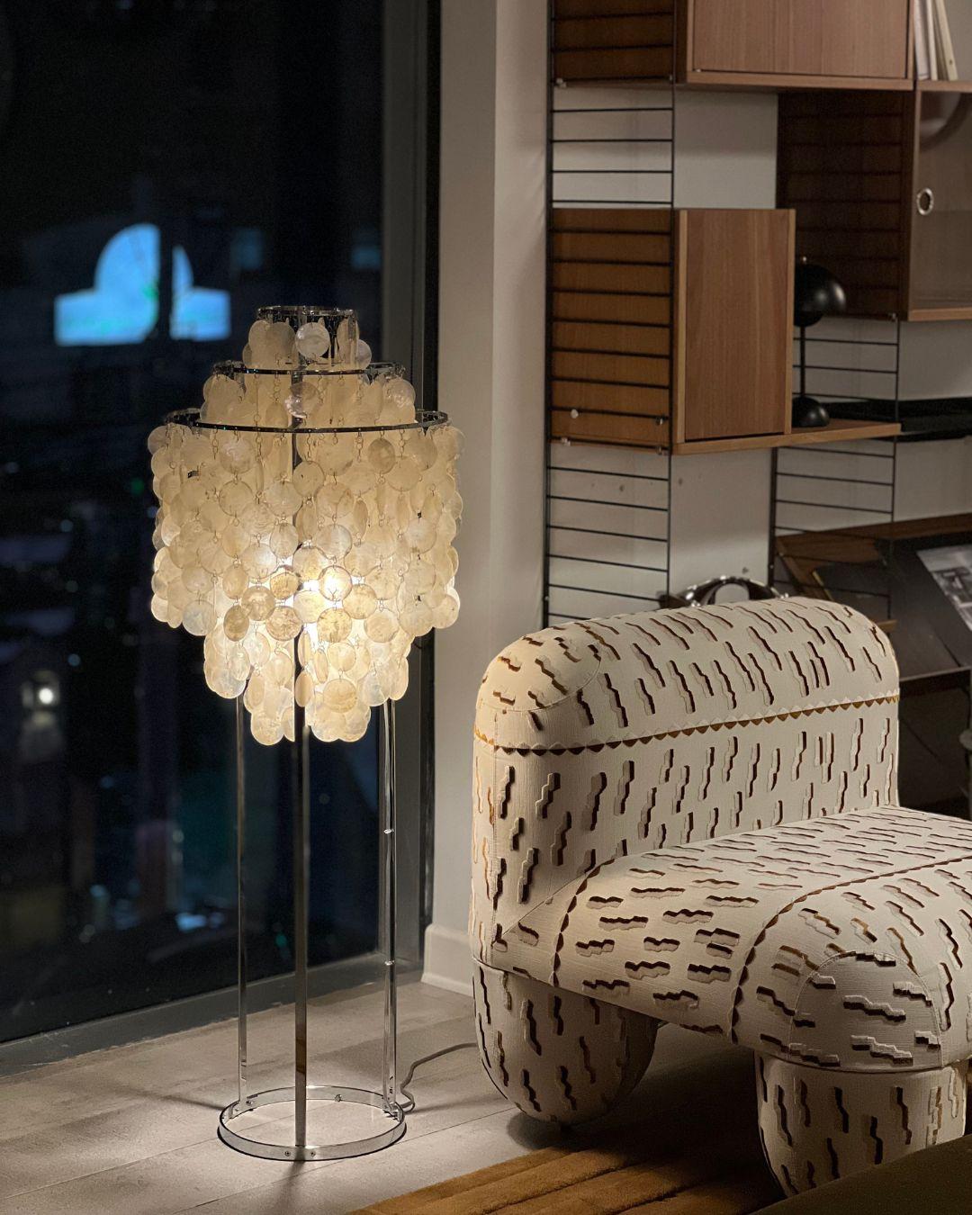 Poltroncina moderna Hello in velluto jacquard marrone Dedar Tiger Beat di NOOM in vendita 1