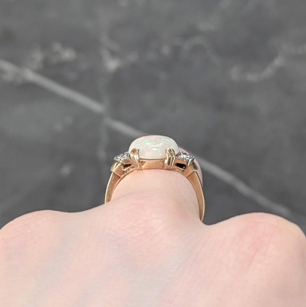 Helm & Hahn Co. Anello d'epoca Art Deco Opale Diamante Oro 14 Carati Tre Pietre in vendita 4